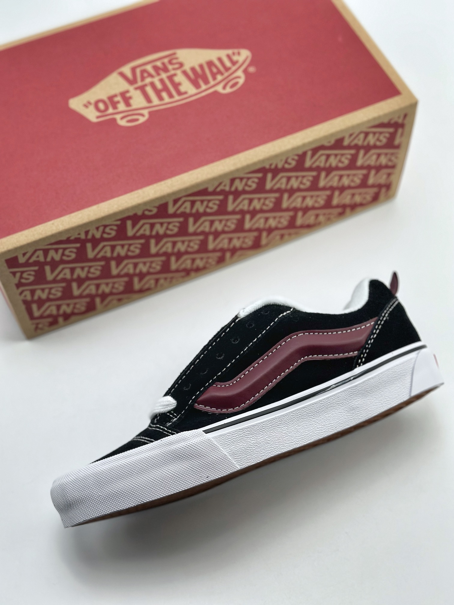 150 Vans Classics Knu Skool 面包鞋 黑棕红