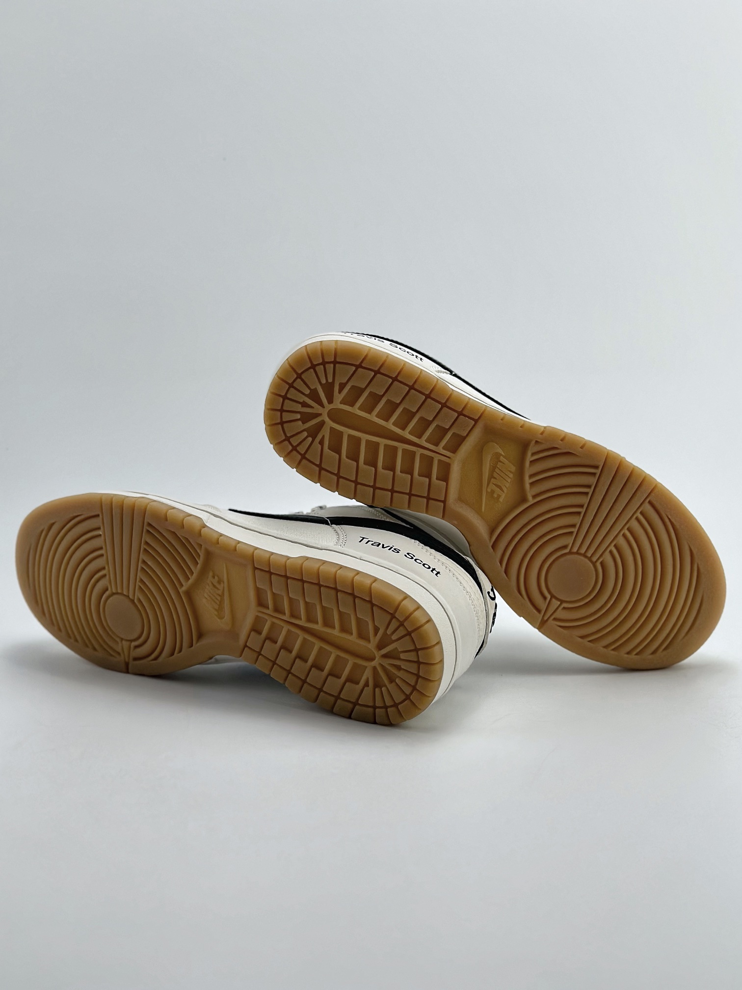 260 Nike SB Dunk Low x Travis Scott 联名米白黑 DD1391-123