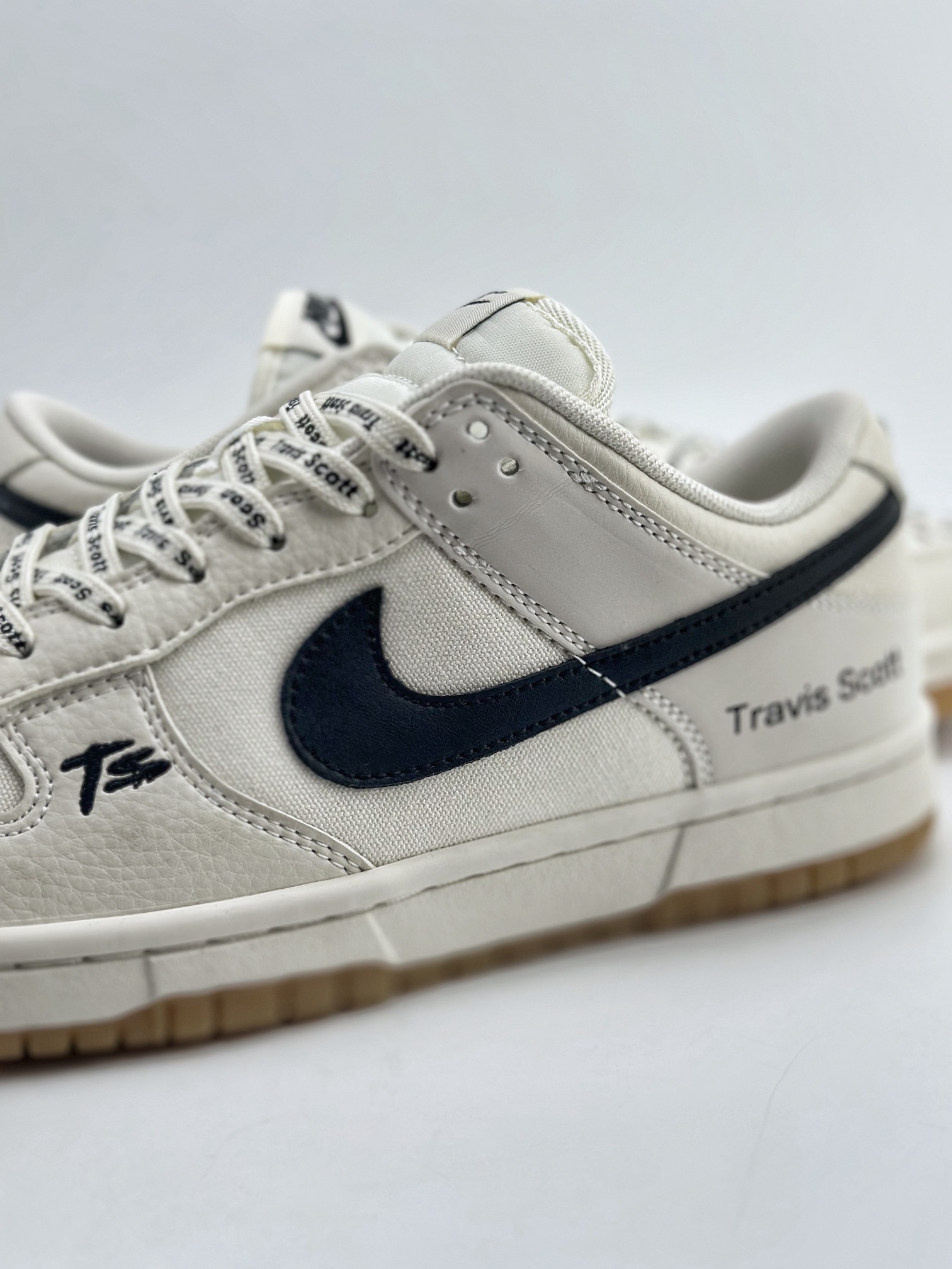 260 Nike SB Dunk Low x Travis Scott 联名米白黑 DD1391-123