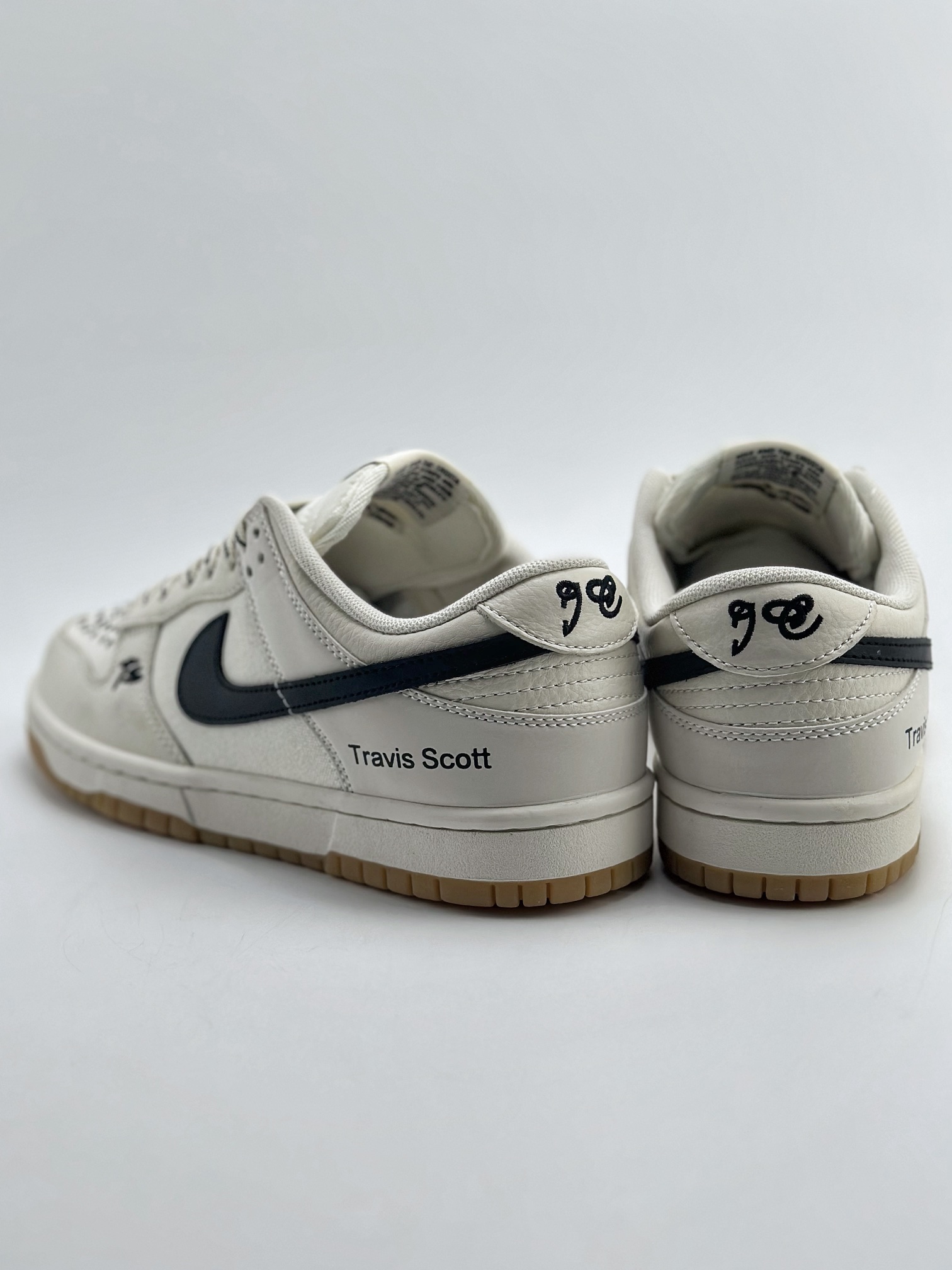 260 Nike SB Dunk Low x Travis Scott 联名米白黑 DD1391-123