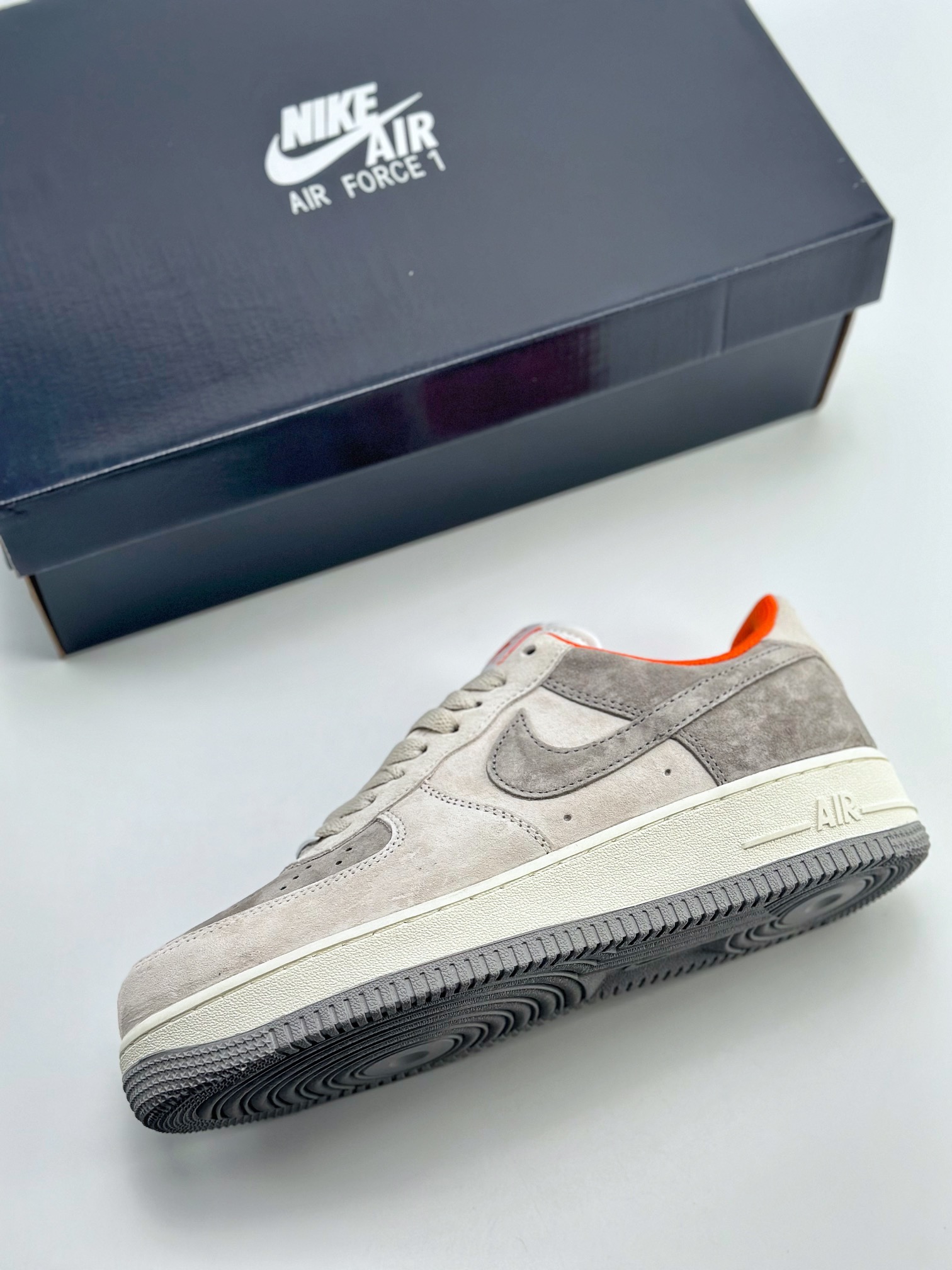 260 Nike Air Force 1 Low 07 灰橙麂皮 CQ5059-102