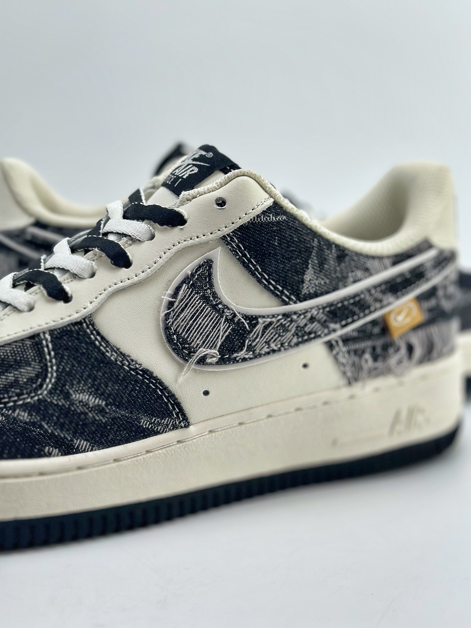 240 Nike Air Force 1 Low 07 白黑牛仔补丁 FB0607-066