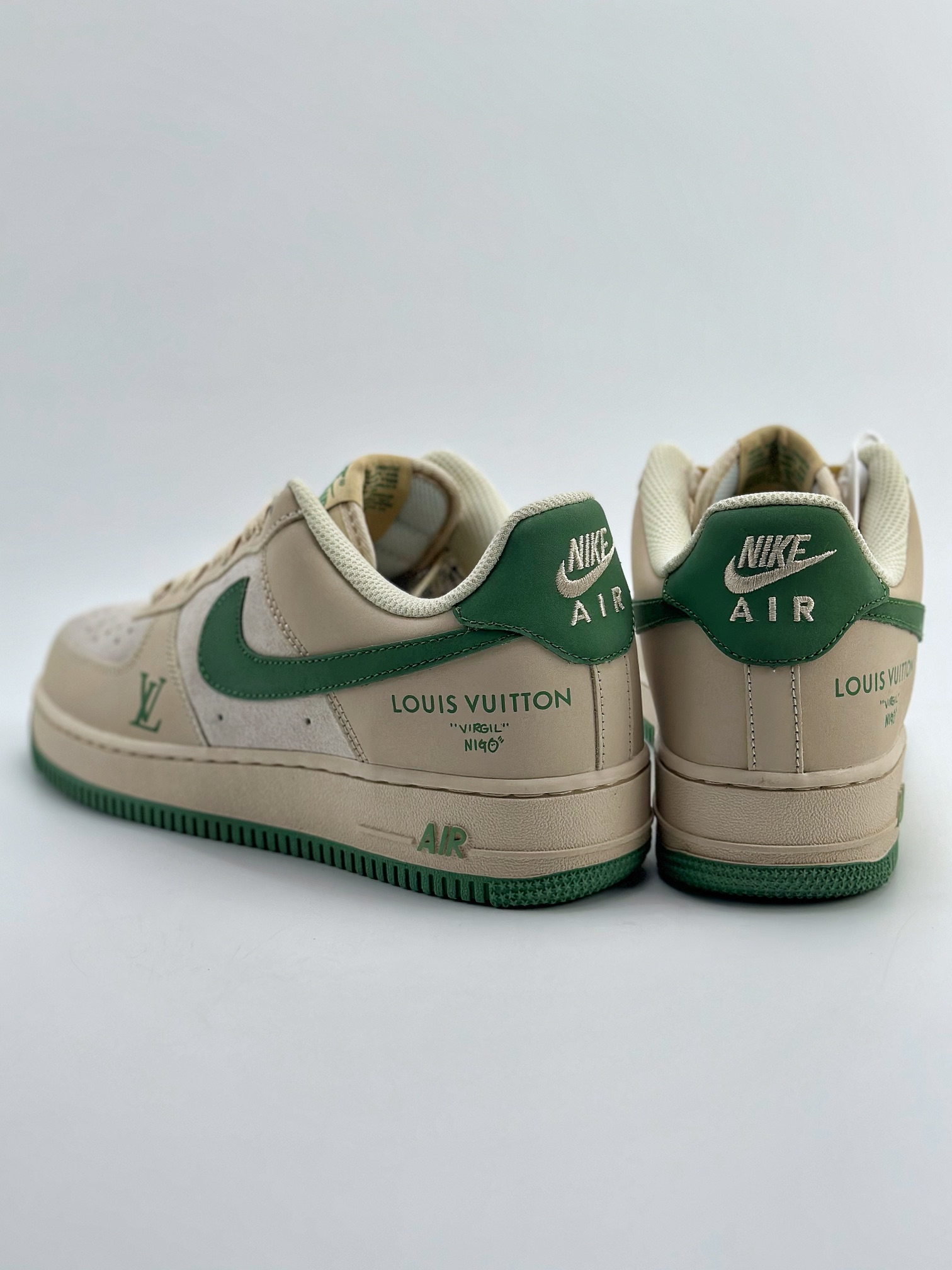 200 Nike Air Force 1 Low 07 x Louis Vuitton 灰绿麂皮 BS8856-821