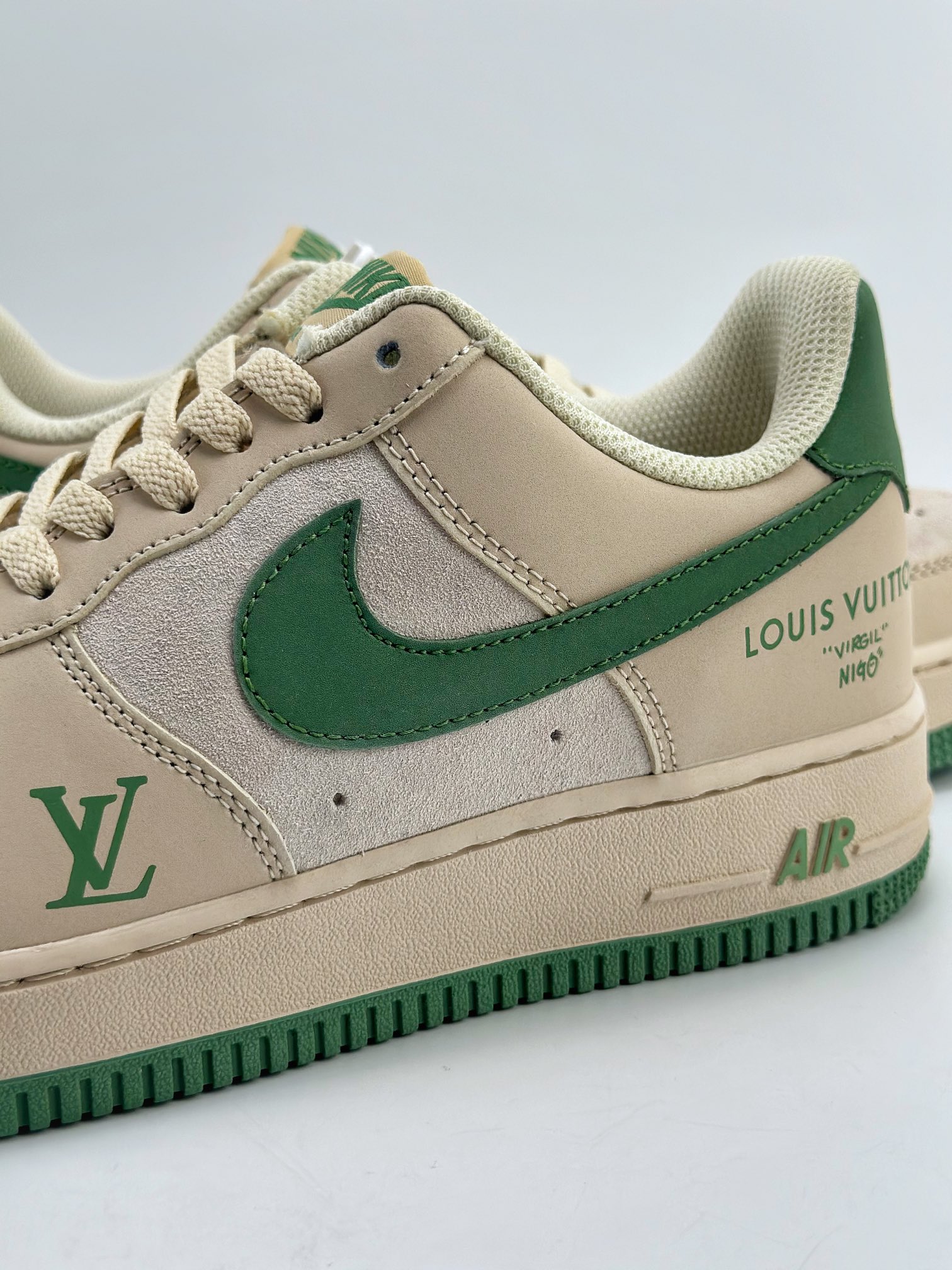 200 Nike Air Force 1 Low 07 x Louis Vuitton 灰绿麂皮 BS8856-821