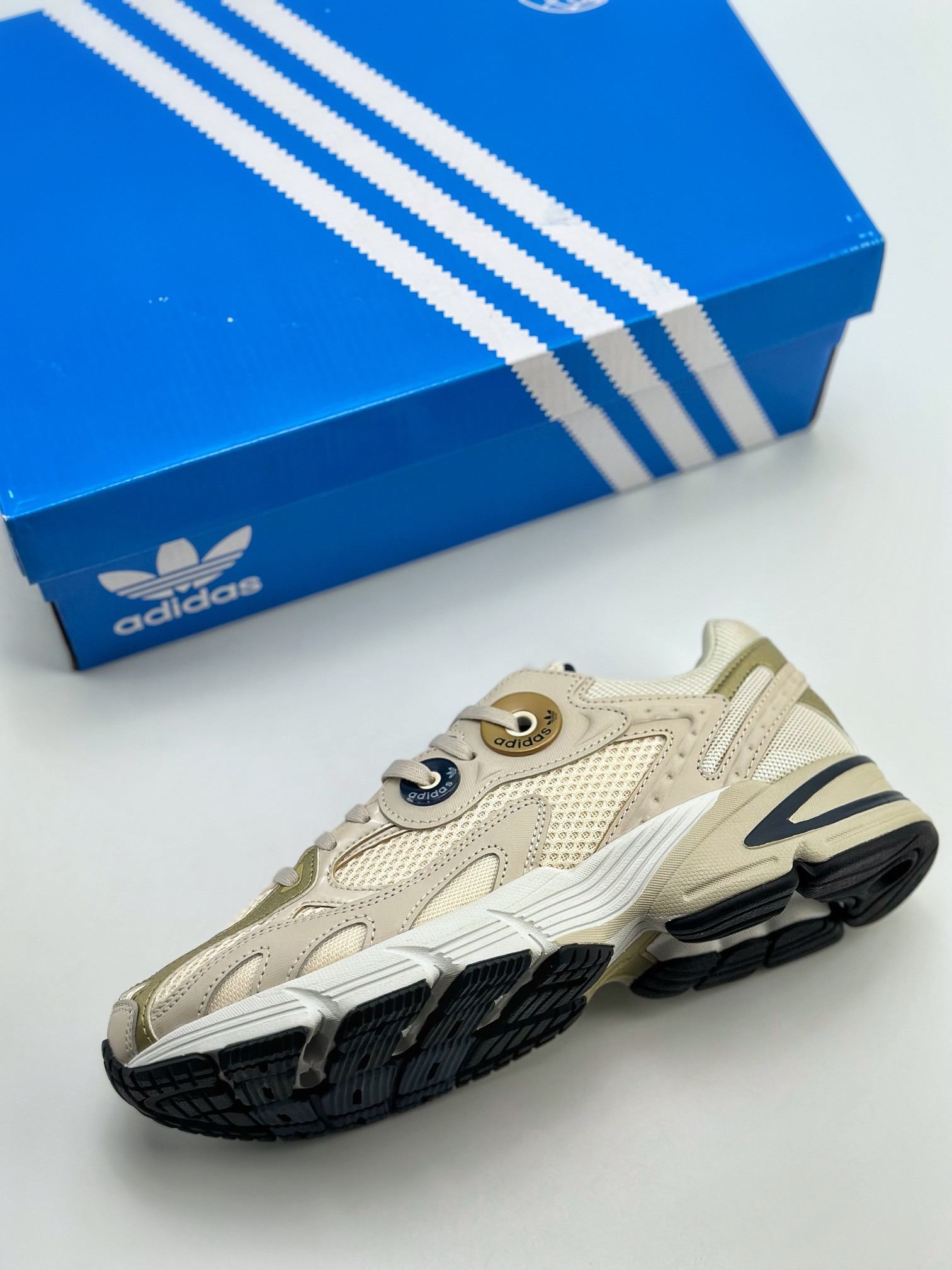 200 Adidas   Originals Astir W 复古运动休闲老爹慢跑鞋 GZ3571