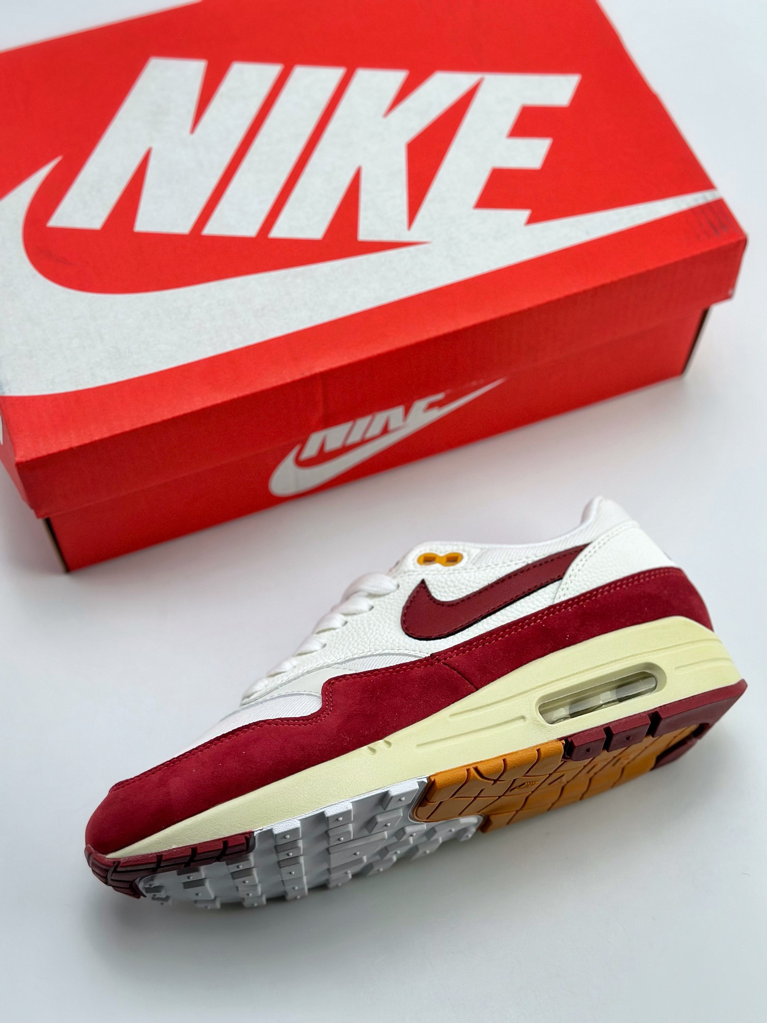 240 Nike Air Max 1 LX 白红 复古休闲跑步鞋 FD2370-100