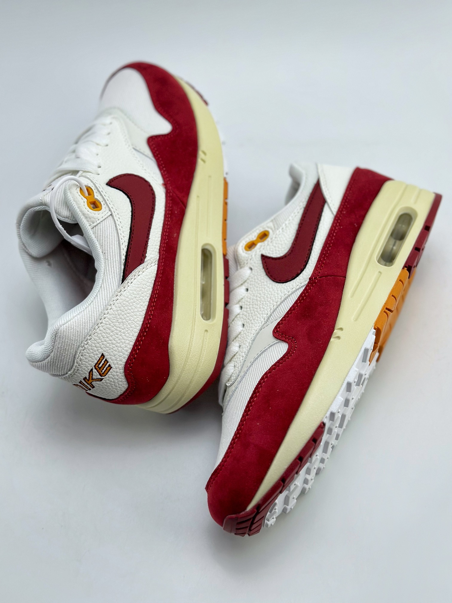 240 Nike Air Max 1 LX 白红 复古休闲跑步鞋 FD2370-100