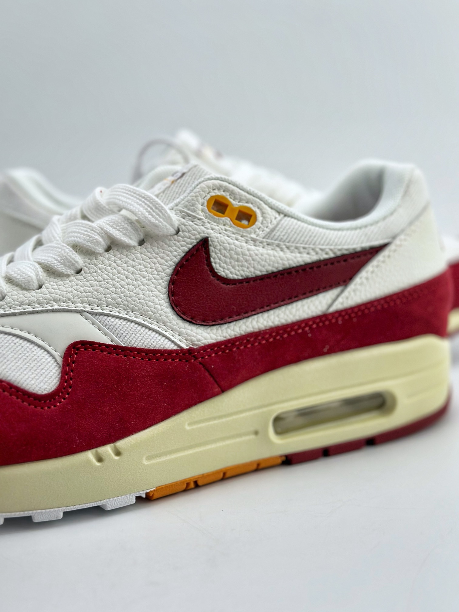 240 Nike Air Max 1 LX 白红 复古休闲跑步鞋 FD2370-100