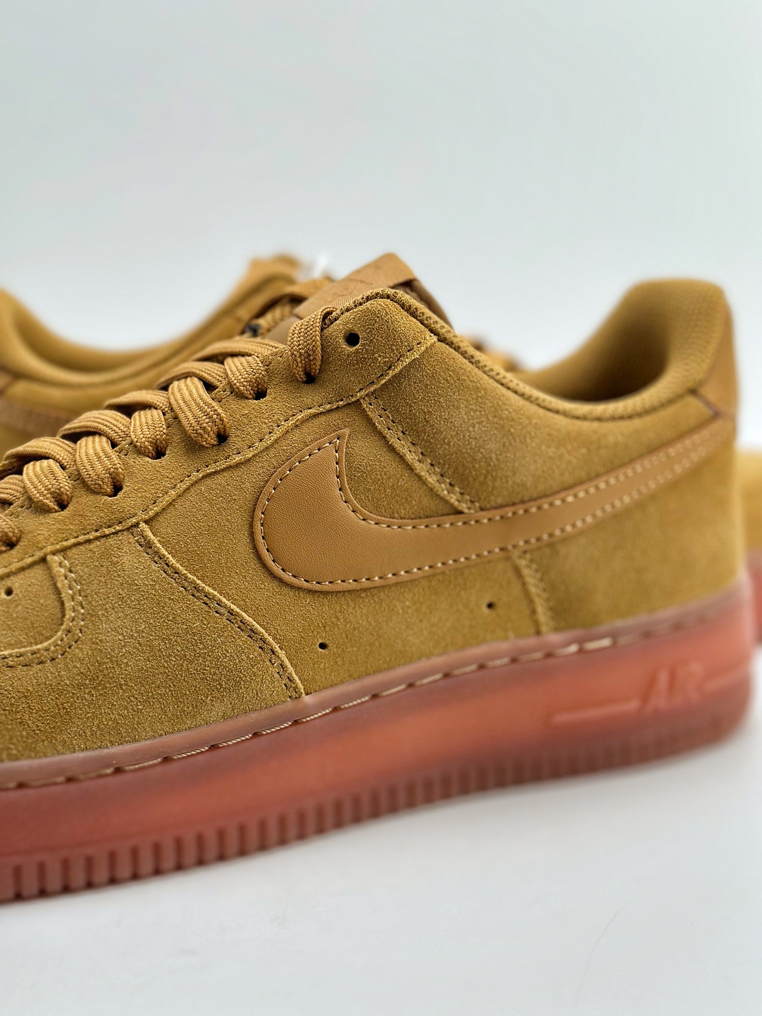 200 Nike Air Force 1 Low 07 翻毛麦黄焦糖 BQ5485-700