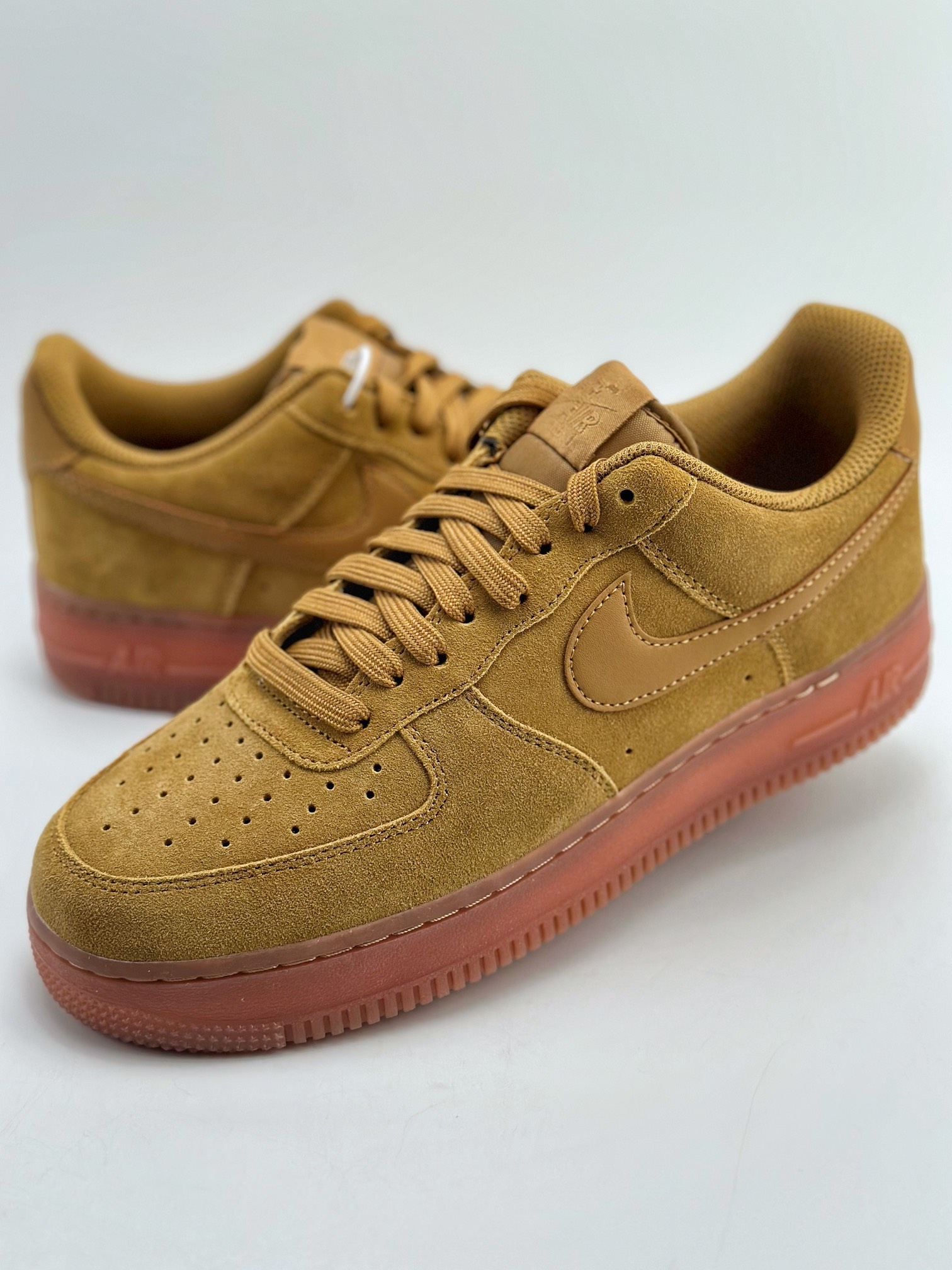 200 Nike Air Force 1 Low 07 翻毛麦黄焦糖 BQ5485-700