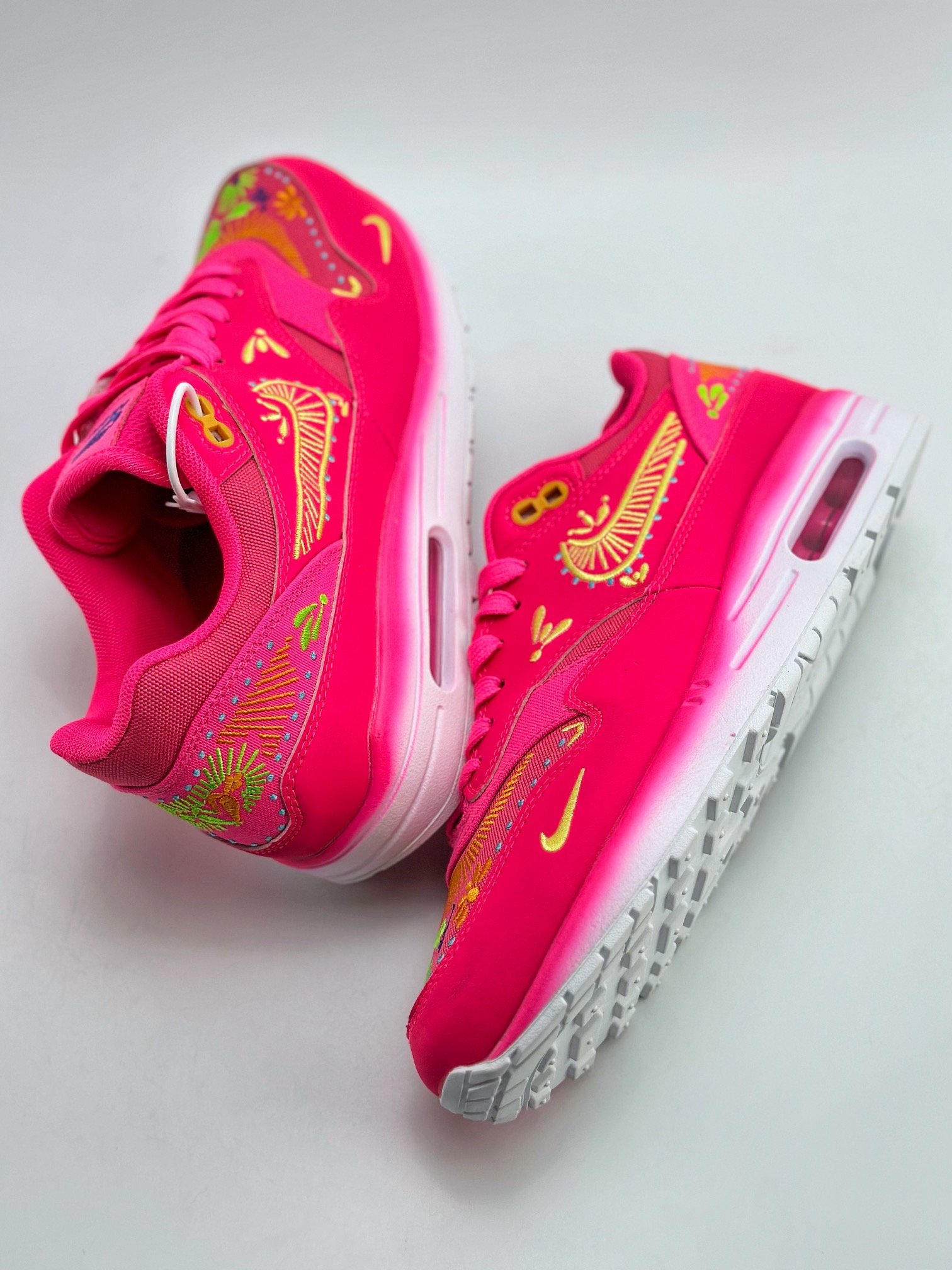 240 Nike Air Max 1 刺绣红 复古休闲跑步鞋 FQ8172-645