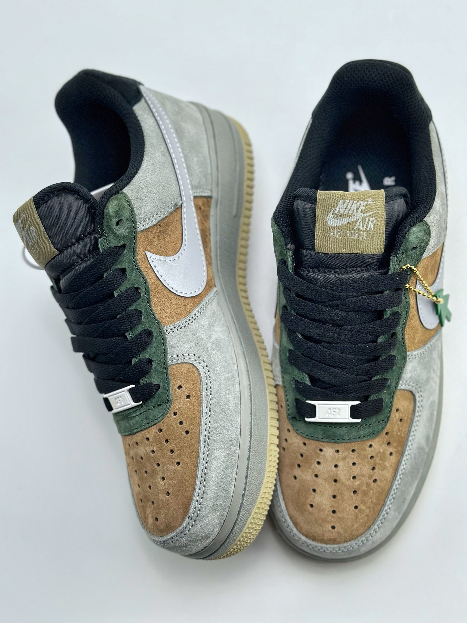 240 Nike Air Force 1 Low 07 “Christmas”圣诞节 CQ5059-101