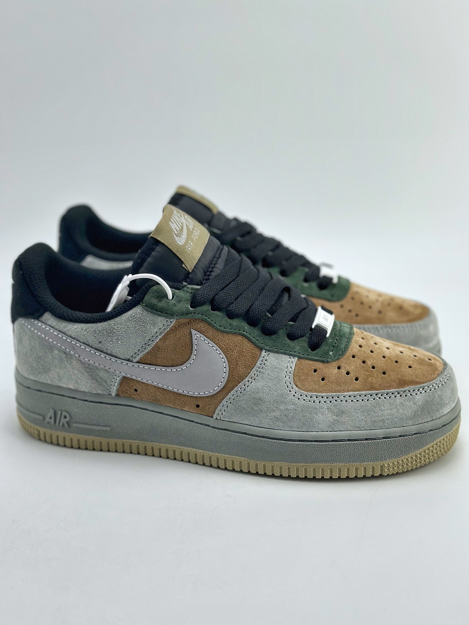 240 Nike Air Force 1 Low 07 “Christmas”圣诞节 CQ5059-101