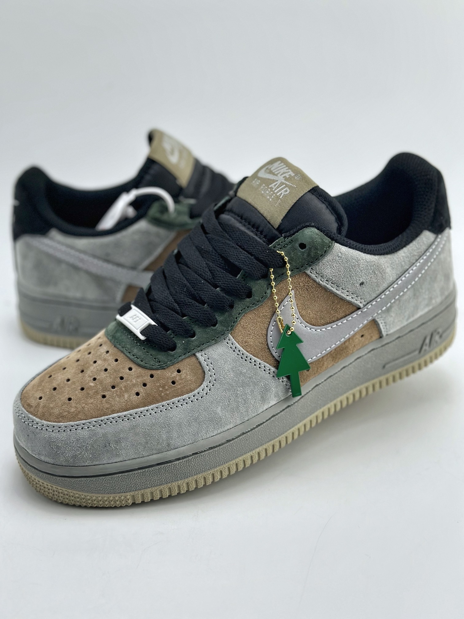 240 Nike Air Force 1 Low 07 “Christmas”圣诞节 CQ5059-101