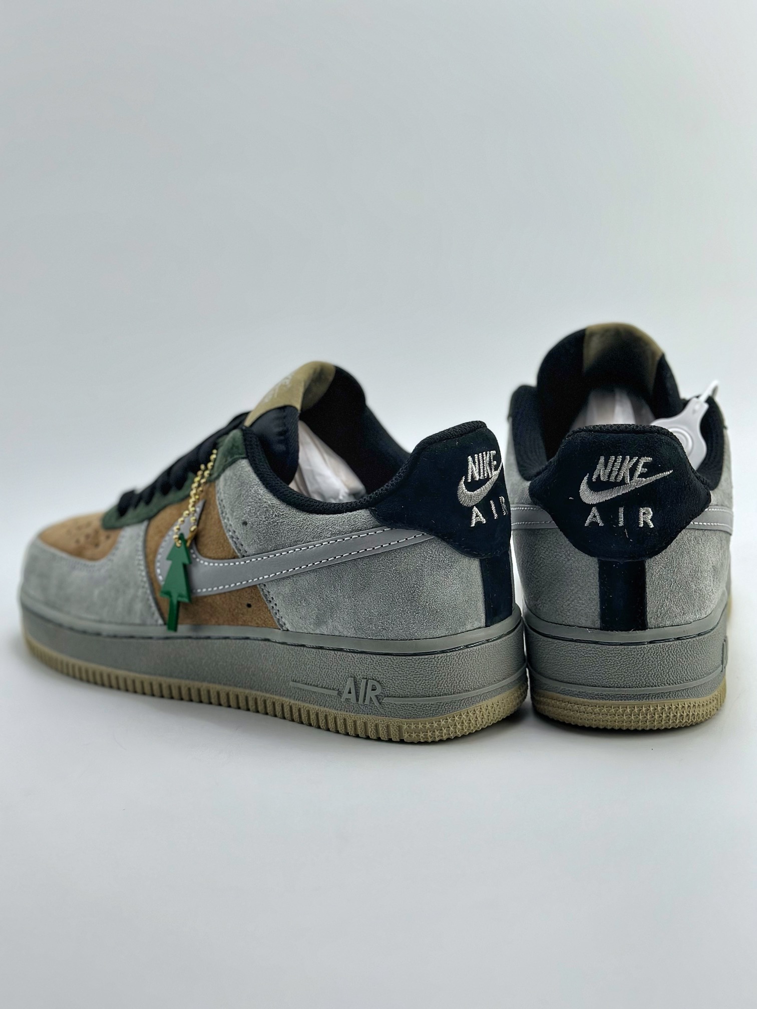 240 Nike Air Force 1 Low 07 “Christmas”圣诞节 CQ5059-101