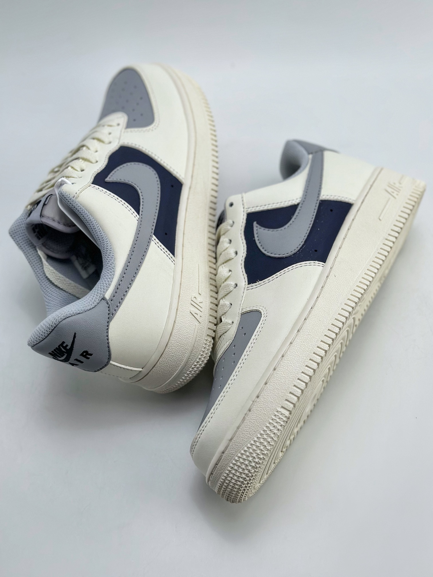 220 Nike Air Force 1 Low 07 白灰蓝