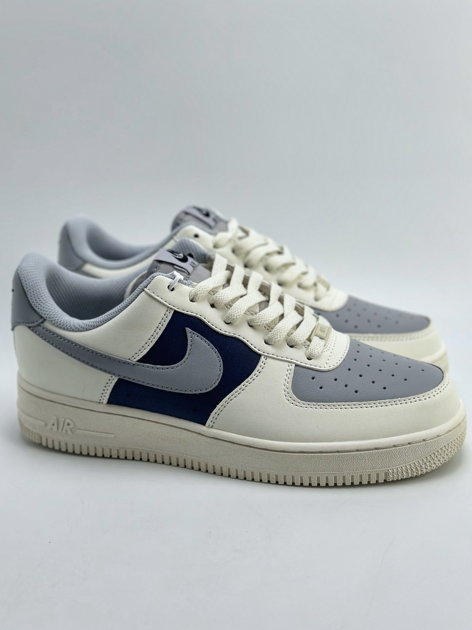 220 Nike Air Force 1 Low 07 白灰蓝