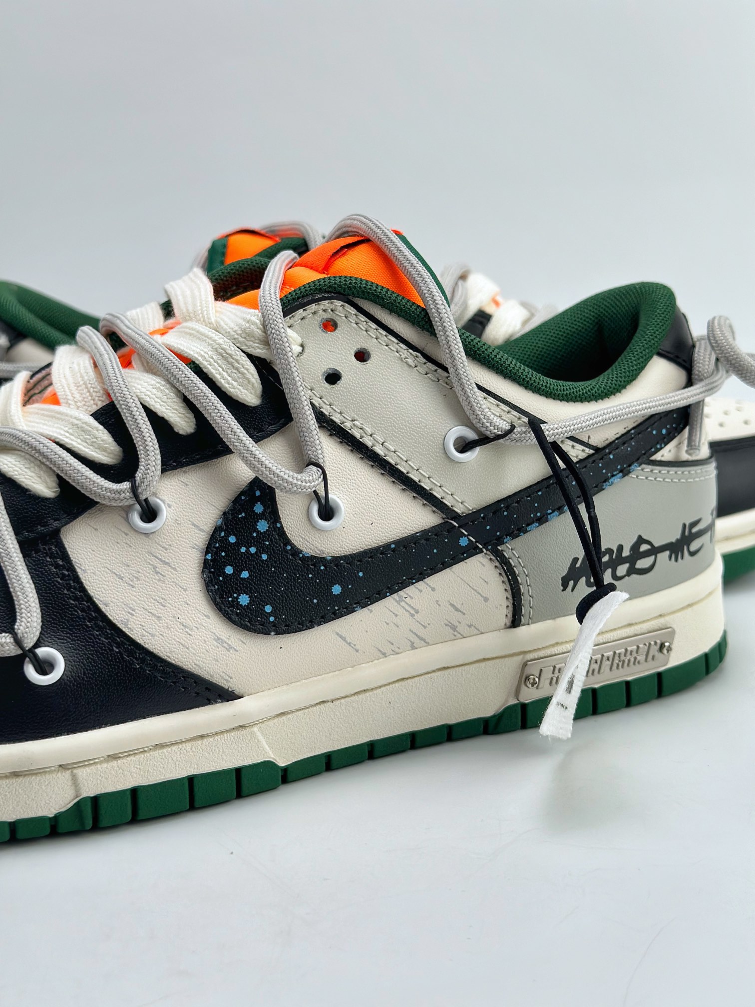 280 Nike SB Dunk Low 宇宙探索 星际迷航 DD1391-300