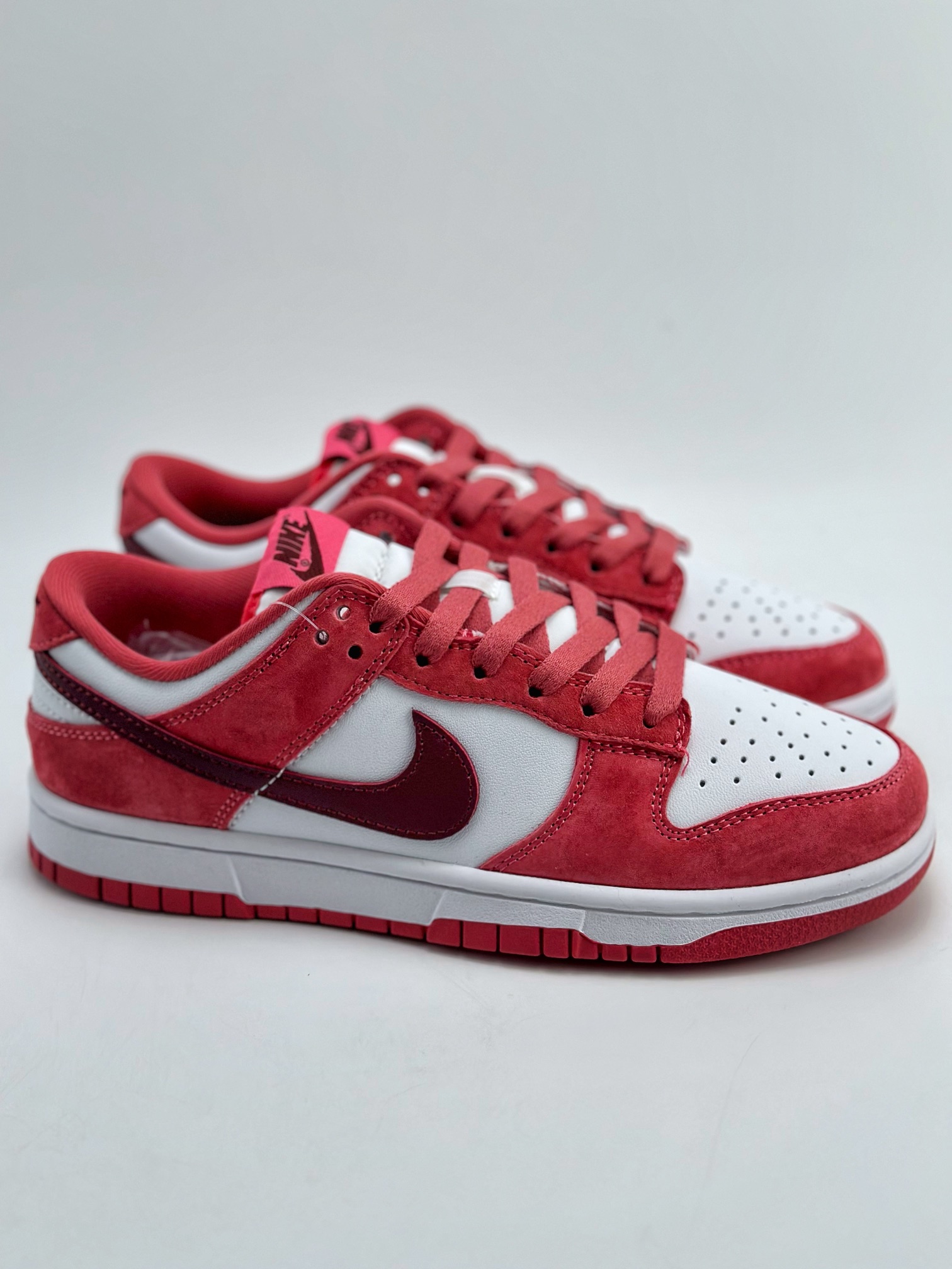 160 NIKE SB Dunk Low 草莓熊 FQ7056-100