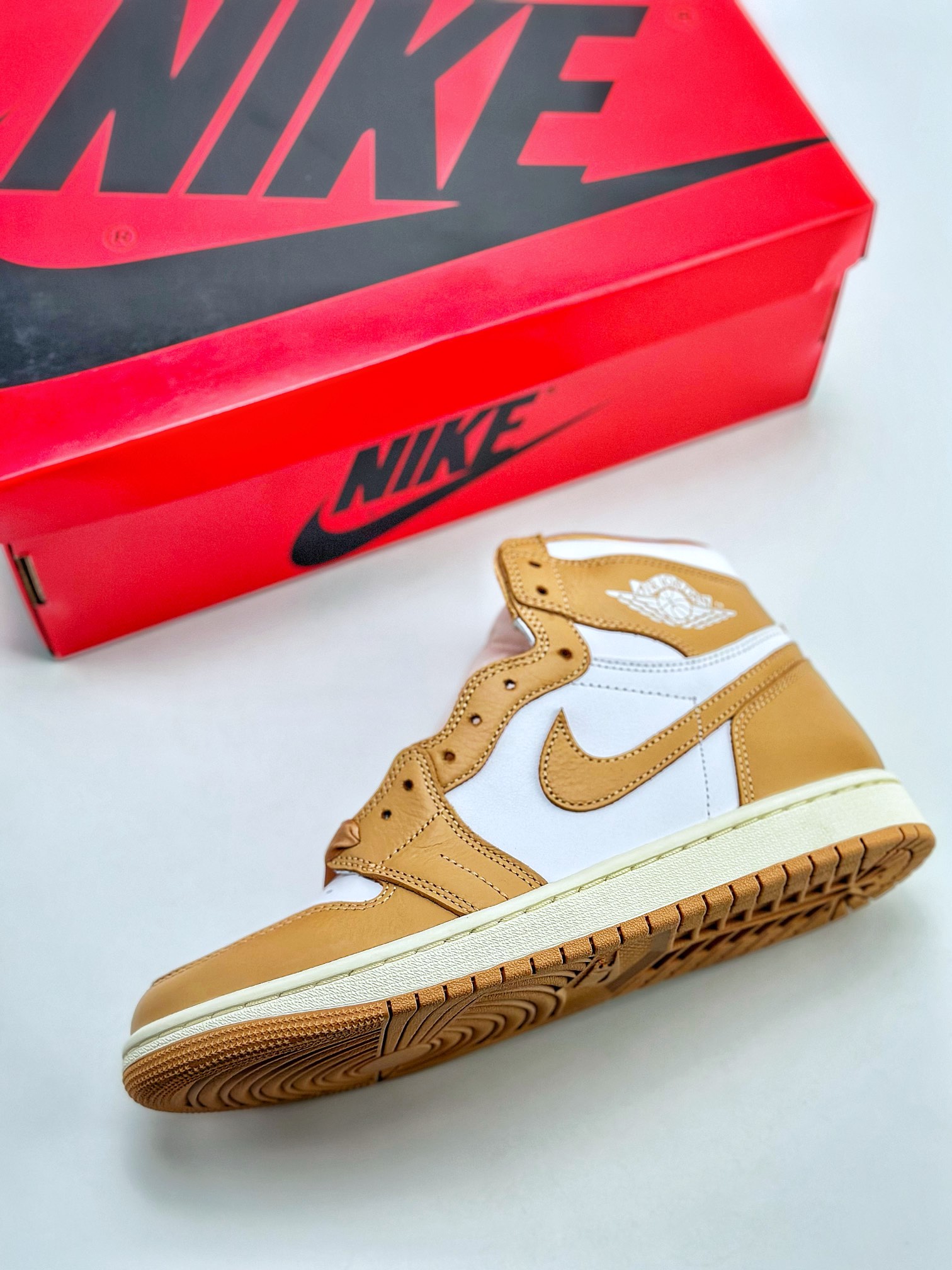 320 莞产原底面 市售纯原版本 Air Jordan 1 High OG OG WMNS ”Praline”卡其色 FN6622-201