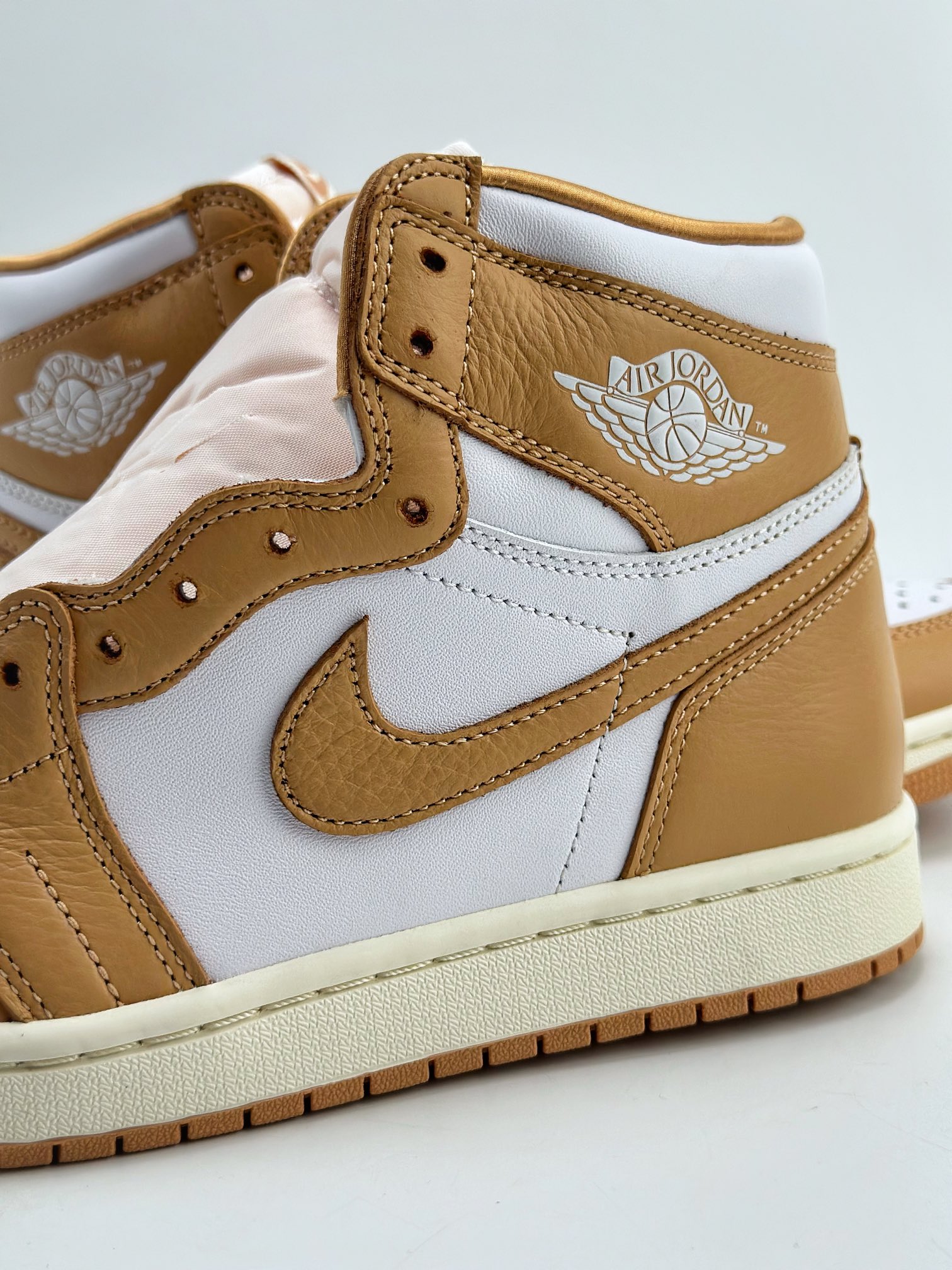 320 莞产原底面 市售纯原版本 Air Jordan 1 High OG OG WMNS ”Praline”卡其色 FN6622-201