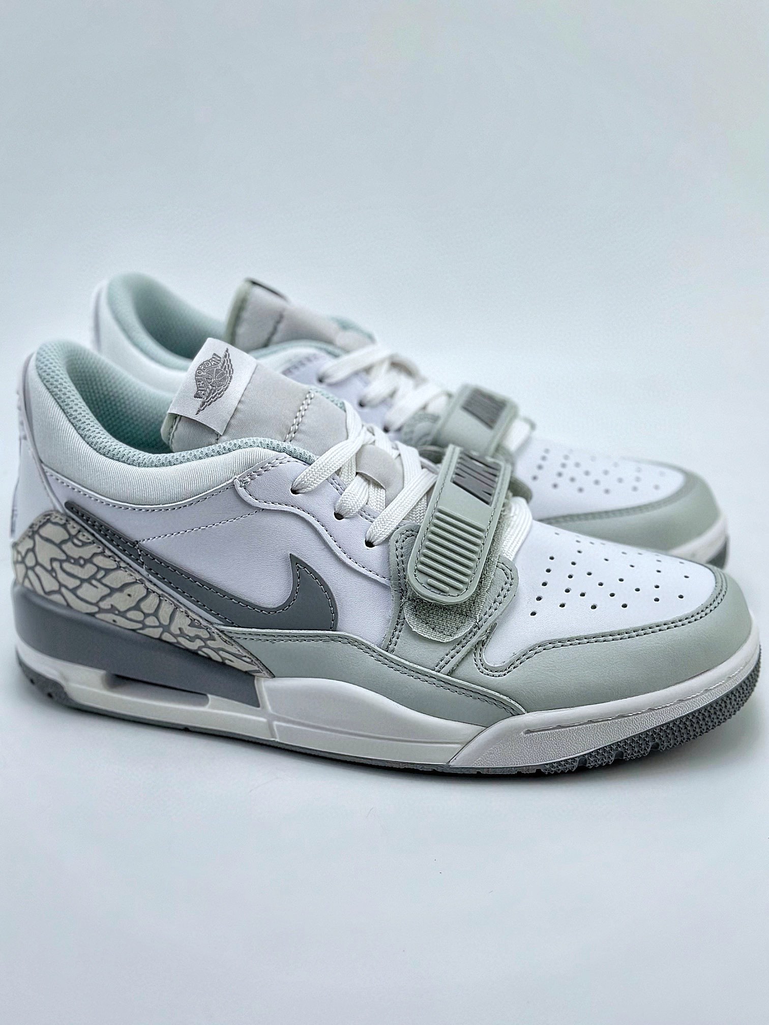 200 Air Jordan Legacy 312 Low 白灰 FV8115-101