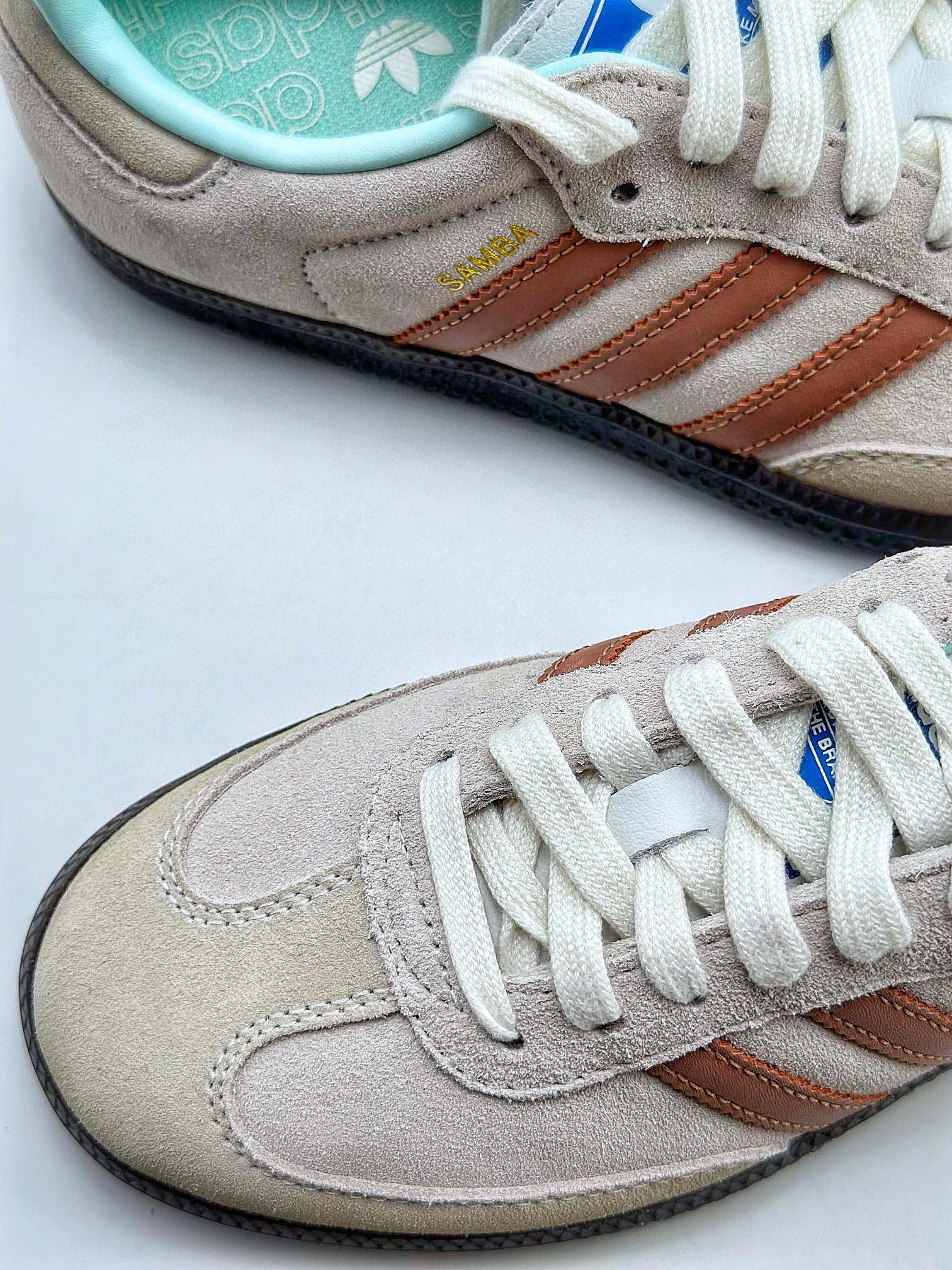 150 adidas originals Samba OG 此款以简约大方的造型设计 ID2047