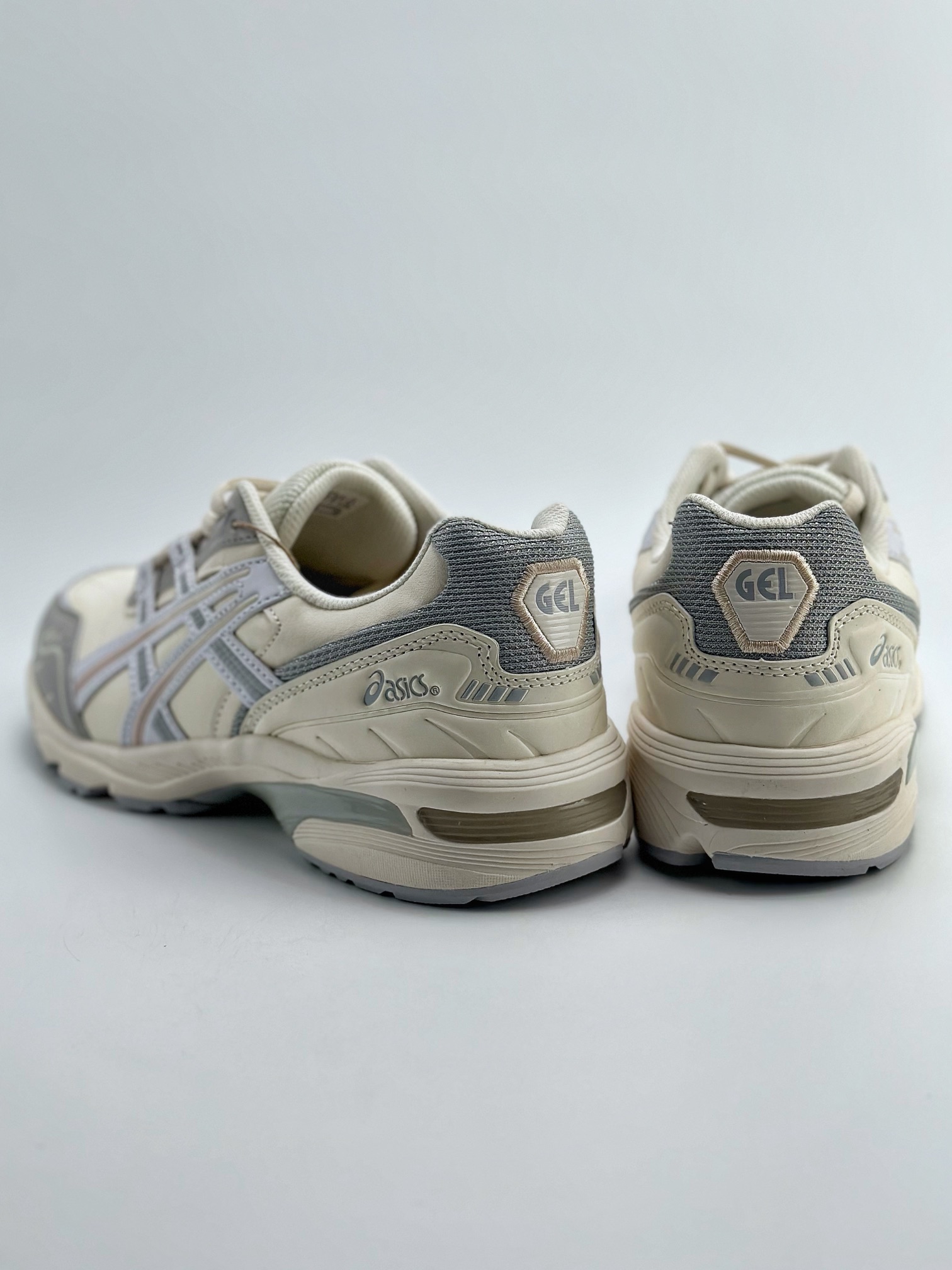 180 亚瑟士/ASICS Tiger GEL-1090系列 1203A243-022