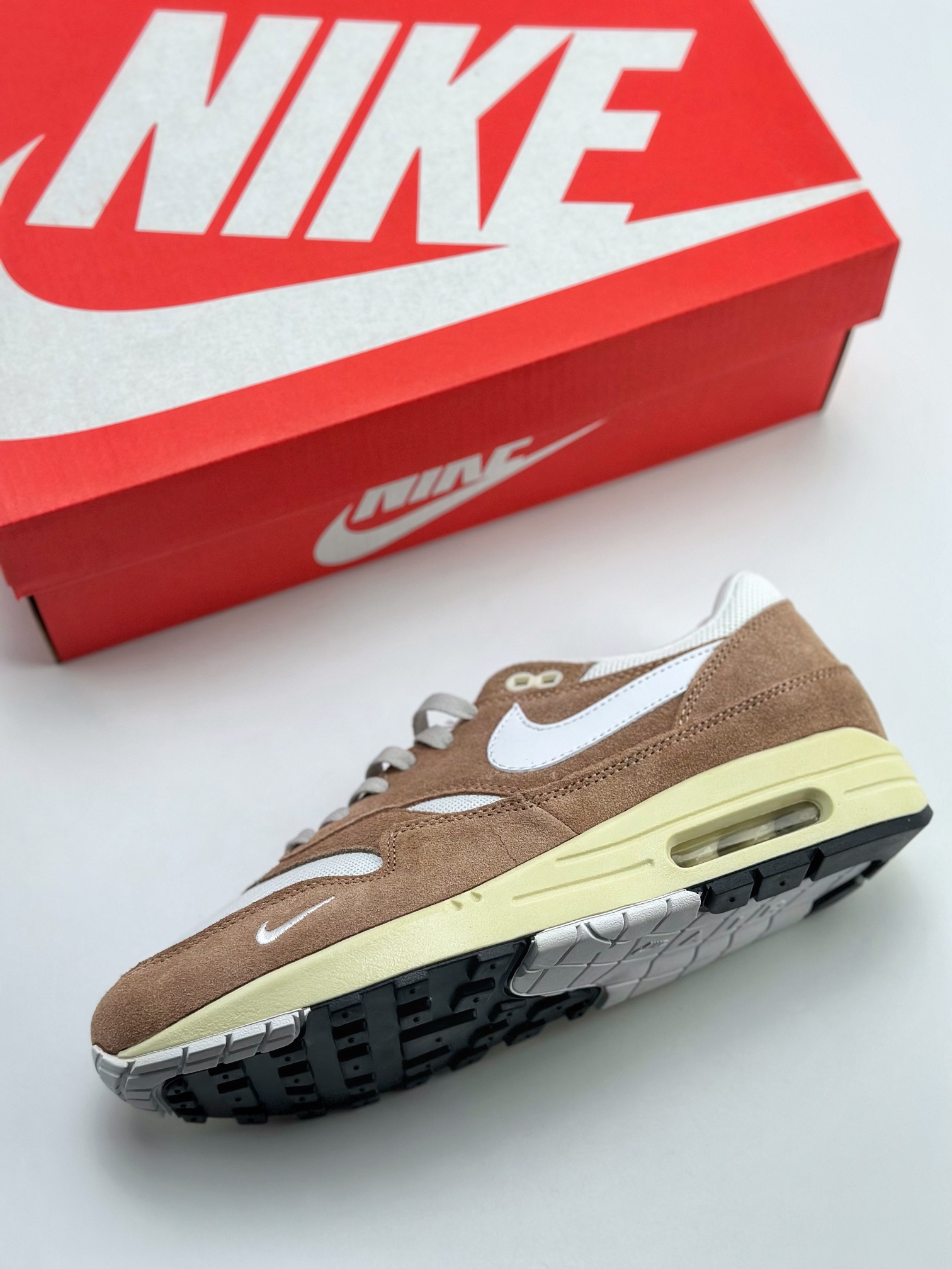 240 Nike Air Max 1 白棕麂皮 复古休闲跑步鞋 FQ8150-133