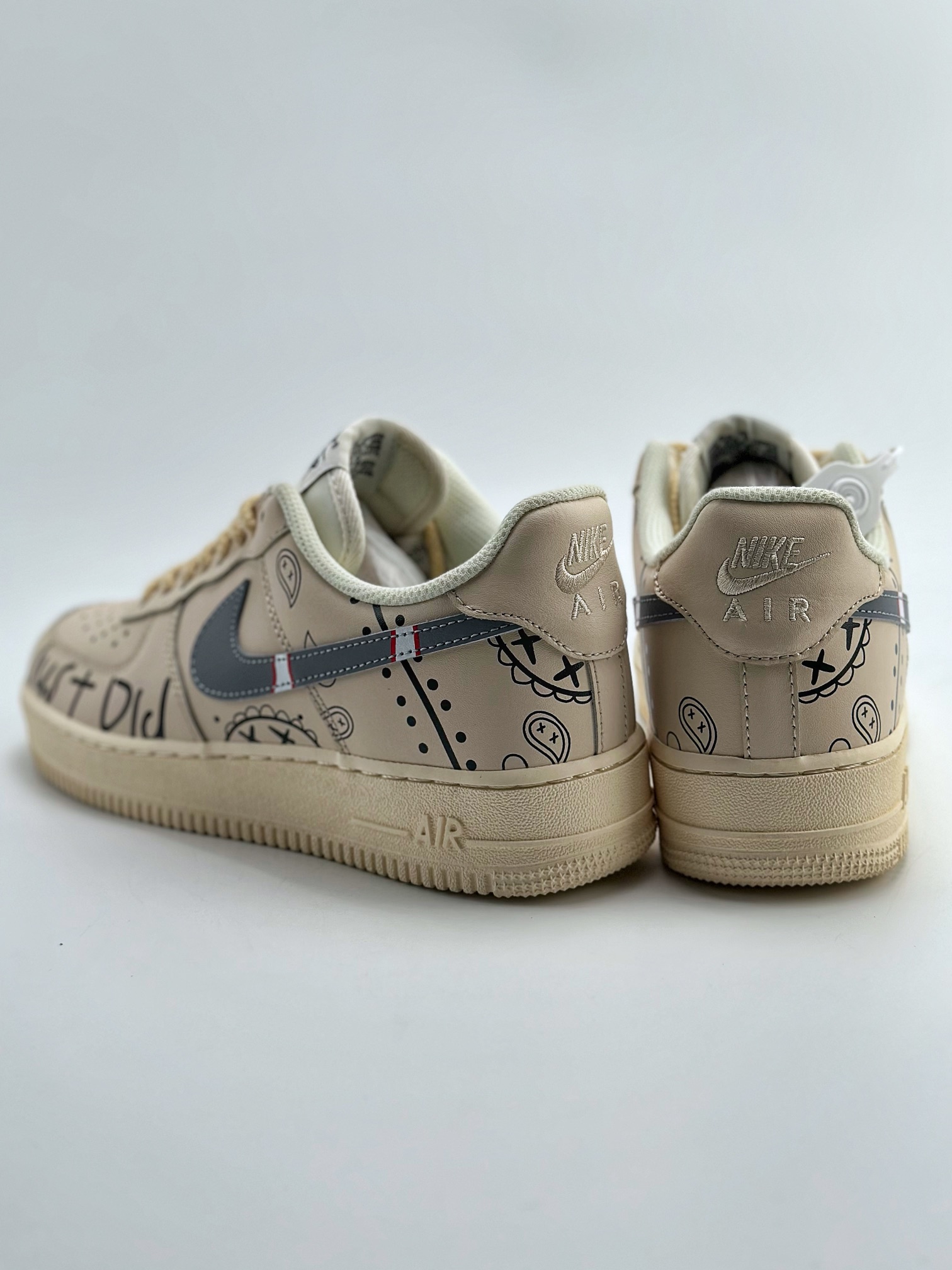 260 Nike Air Force 1 Low 07 米黄手绘涂鸦 CW2288-316