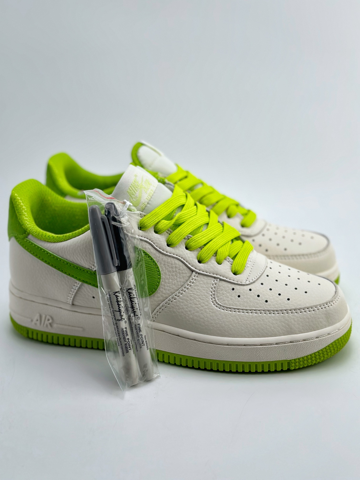 240 Nike Air Force 1 Low 07 带笔萤光绿 PR0026-312