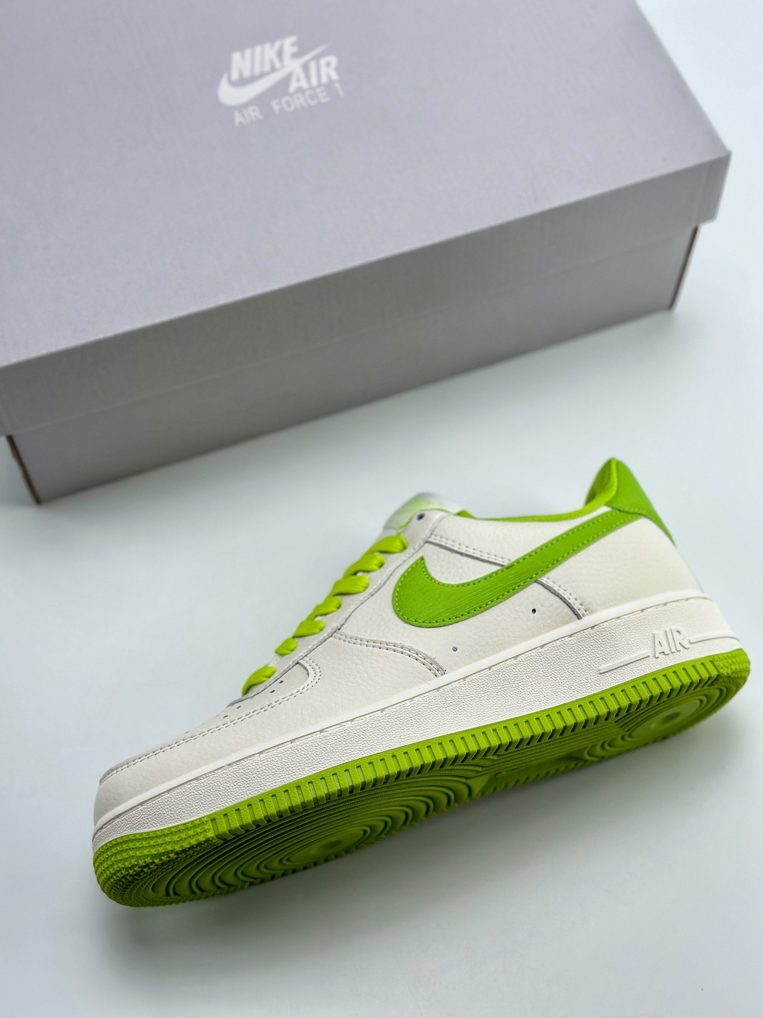 240 Nike Air Force 1 Low 07 带笔萤光绿 PR0026-312