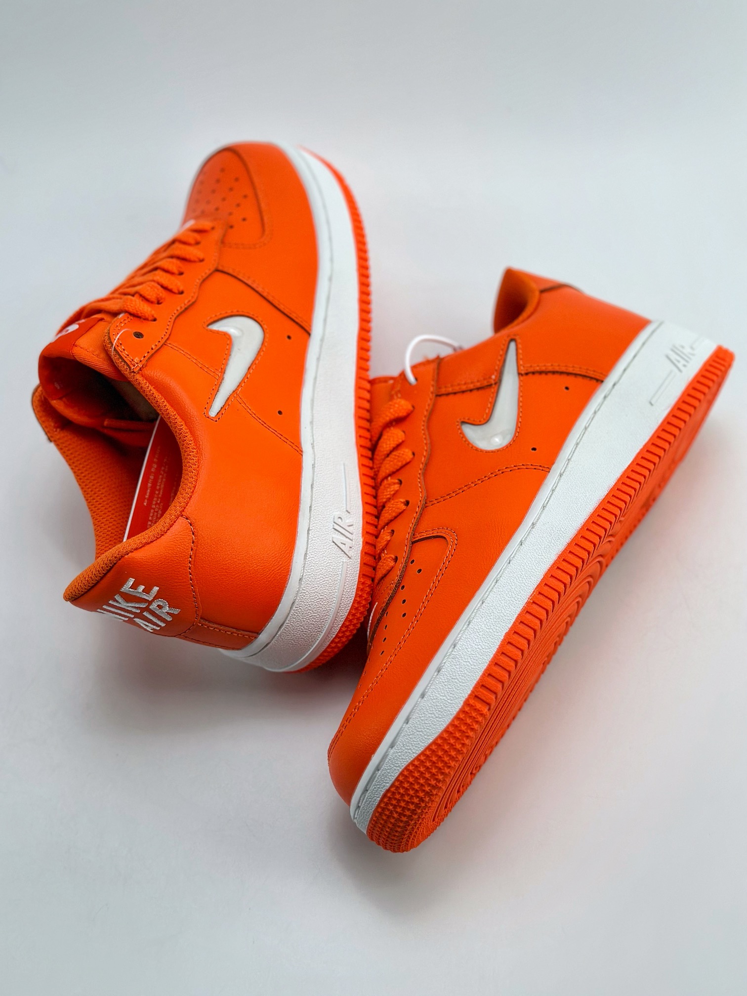 200 Nike Air Force 1 Low 07 橙白水晶勾 FJ1044-800