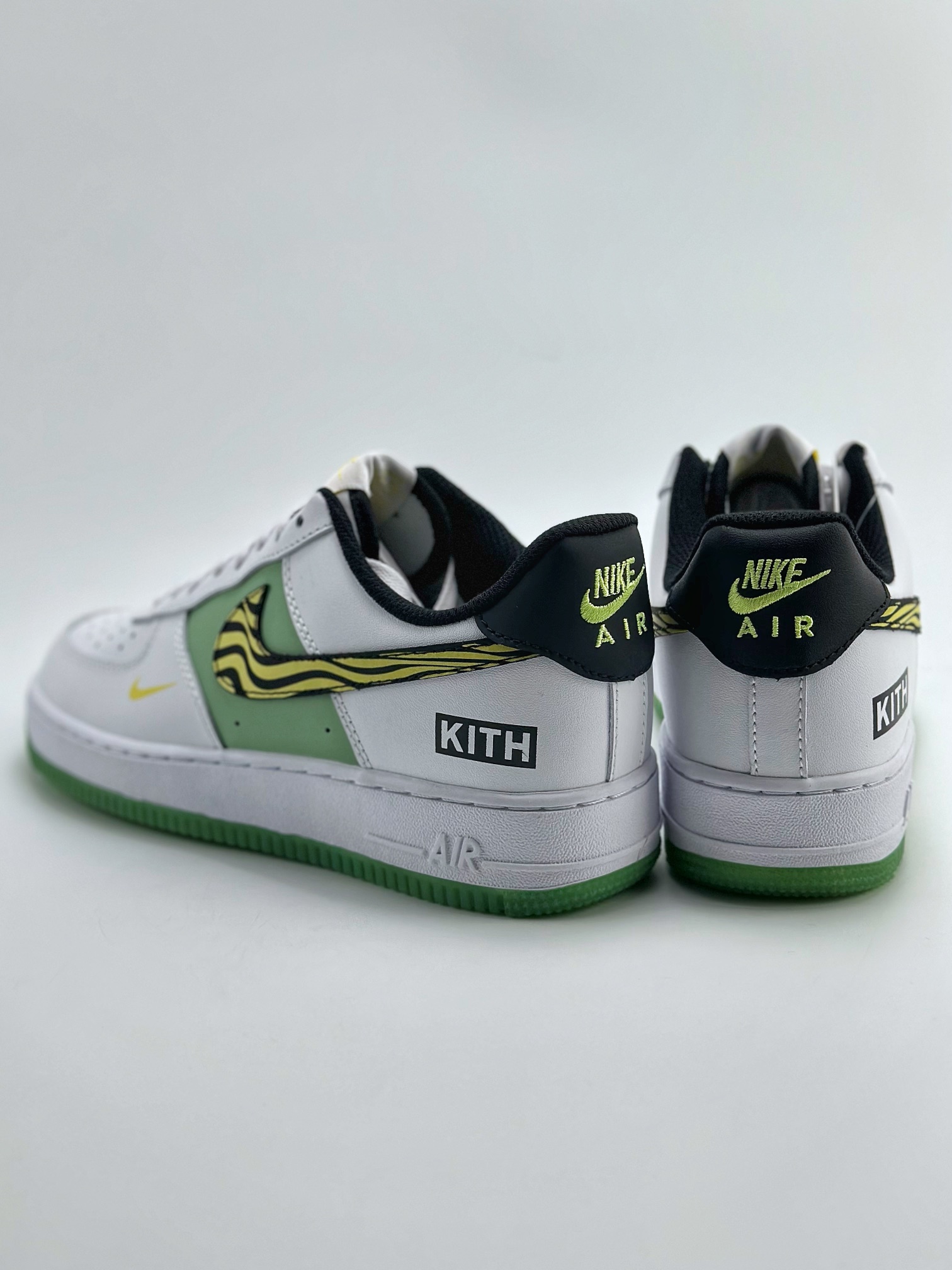 200 Nike Air Force 1 Low 07 x KITH 白绿斑马勾 BS9055-827