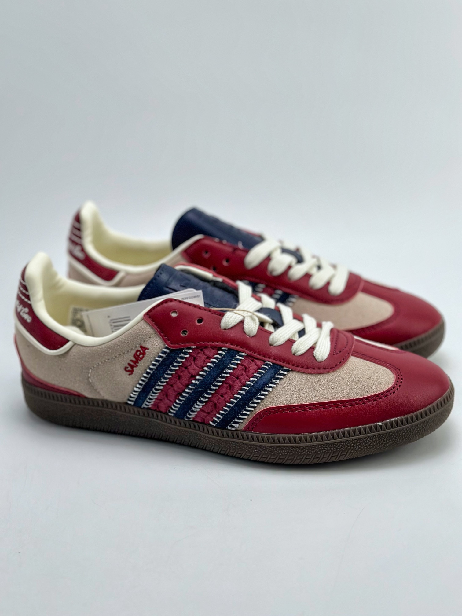 220 adidas originals Samba x notitle OG 此款以简约大方的造型设计 ID6023