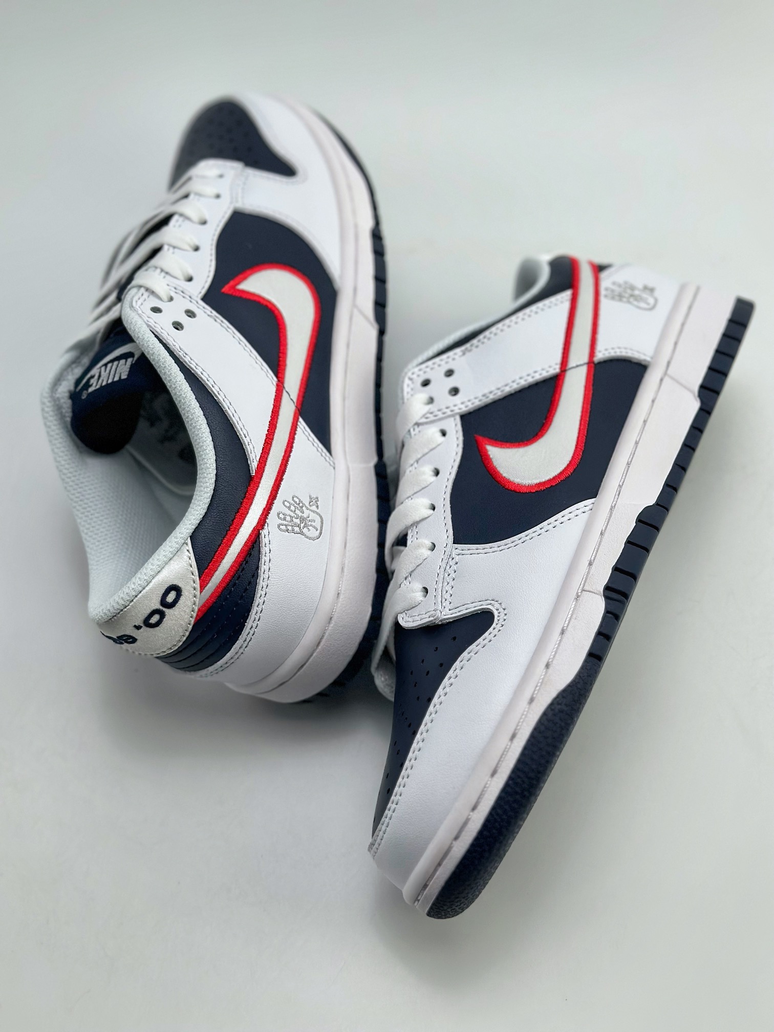 200 NIKE SB Dunk Low Houston Comets Four-Peat 白蓝 DZ2780-100