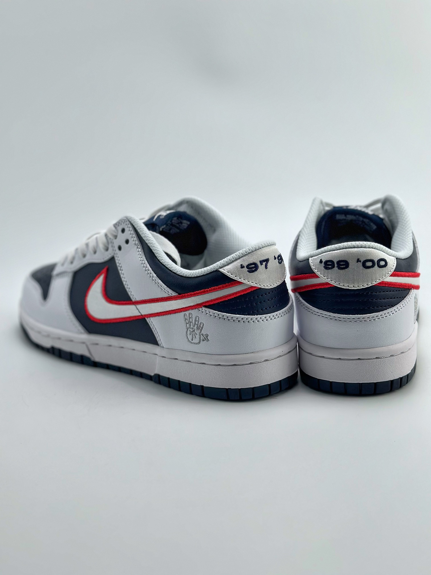 200 NIKE SB Dunk Low Houston Comets Four-Peat 白蓝 DZ2780-100