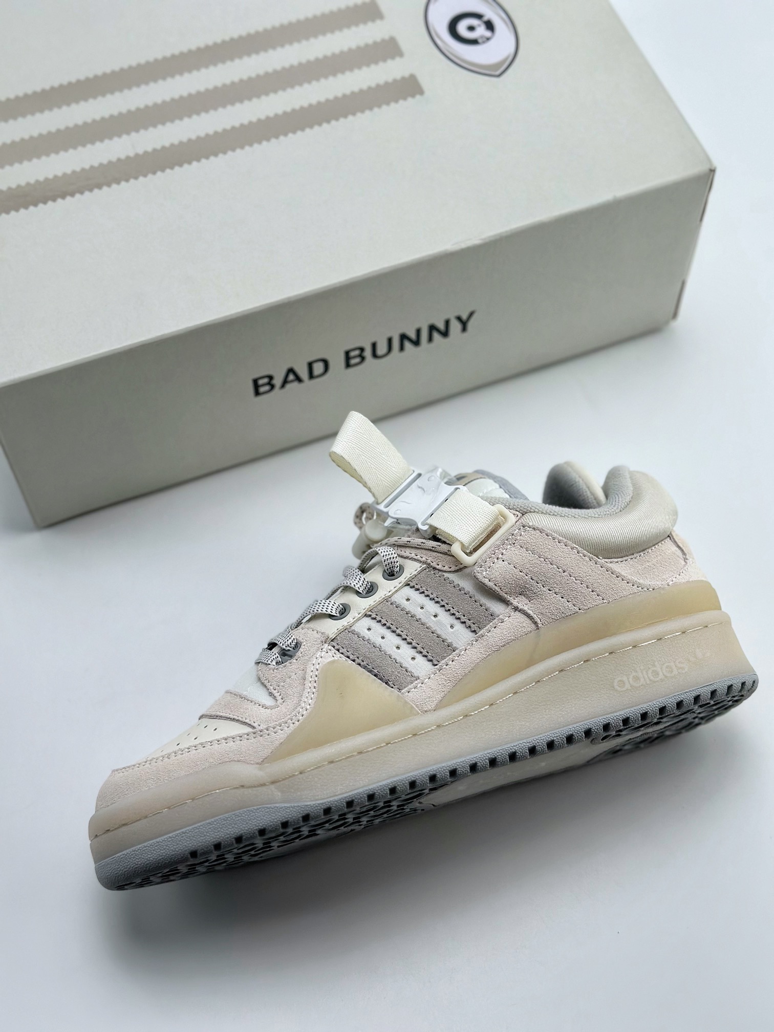 280 Adidas   Originals Campus x BAD BUNNY 坏痞兔联名复古潮流休闲面包鞋 HQ21536