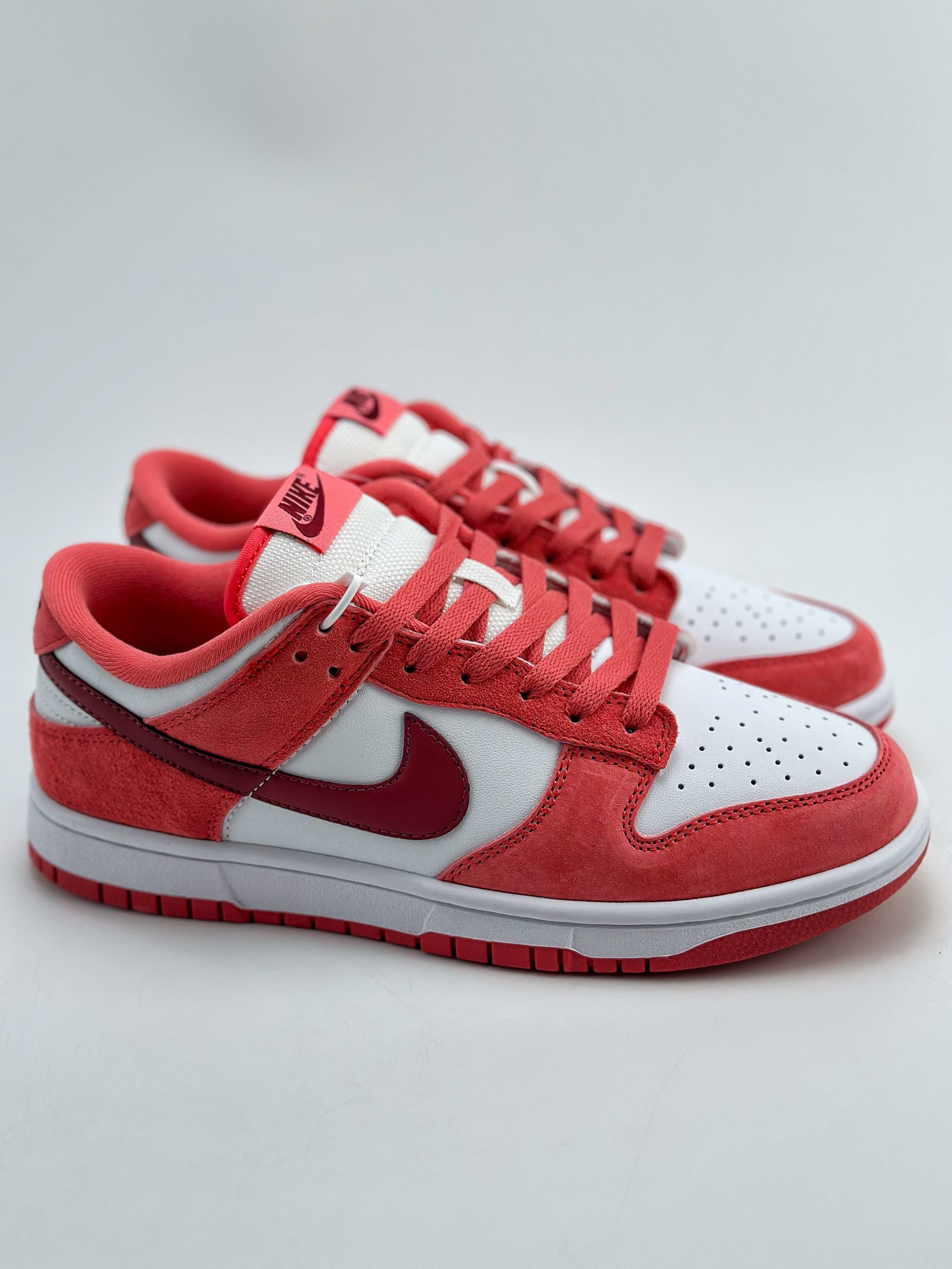 220 NIKE SB Dunk Low 草莓熊出品 FQ7056-100