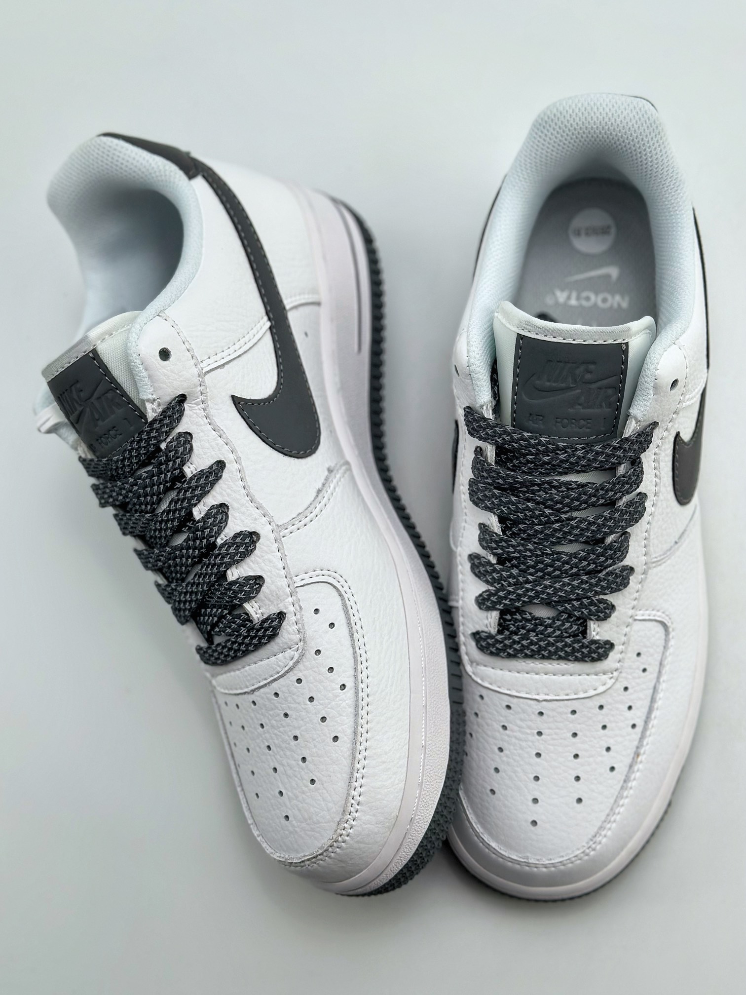 240 Nike Air Force 1 Low 07 黑白签名 LO1718-063