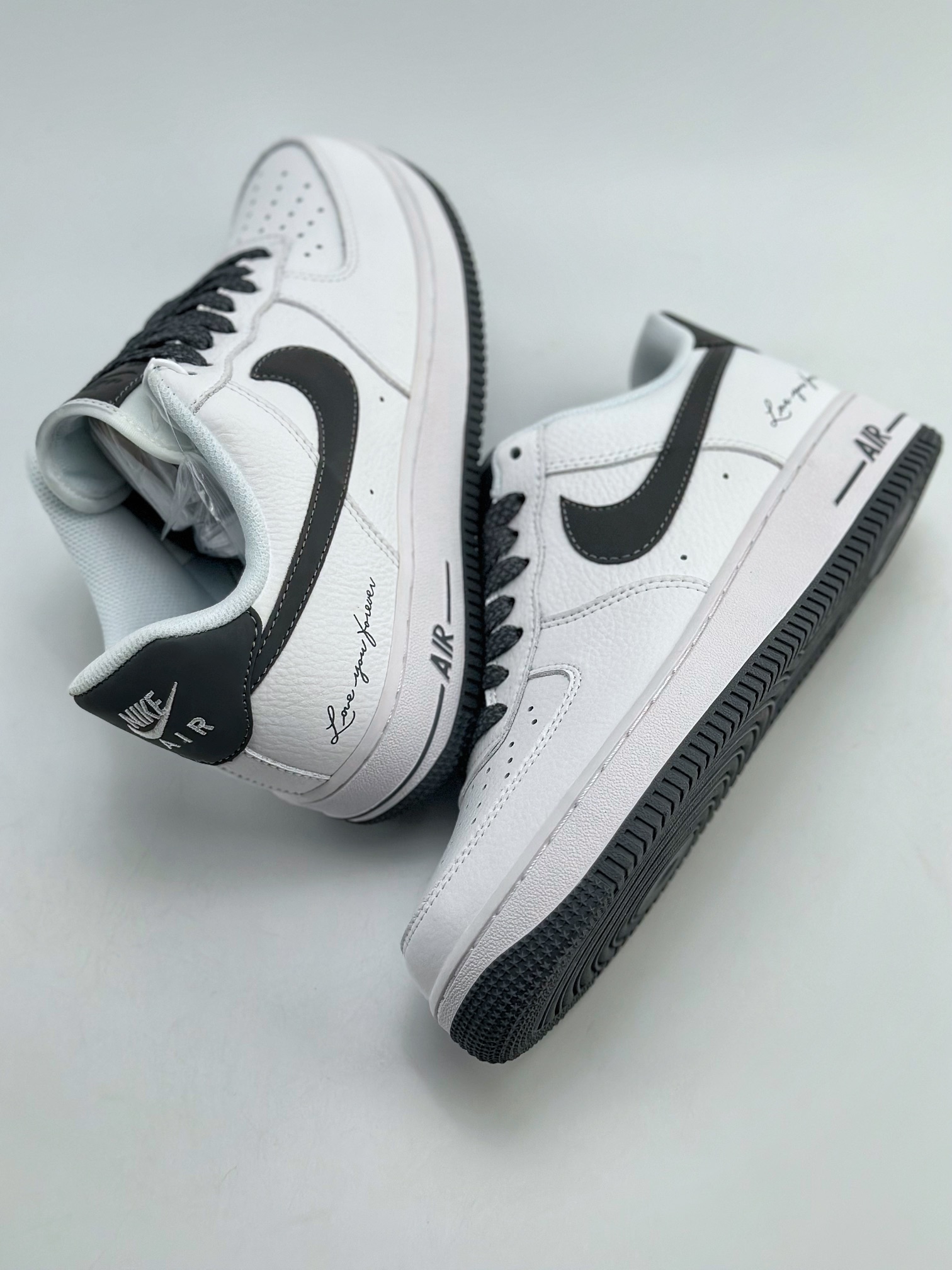 240 Nike Air Force 1 Low 07 黑白签名 LO1718-063