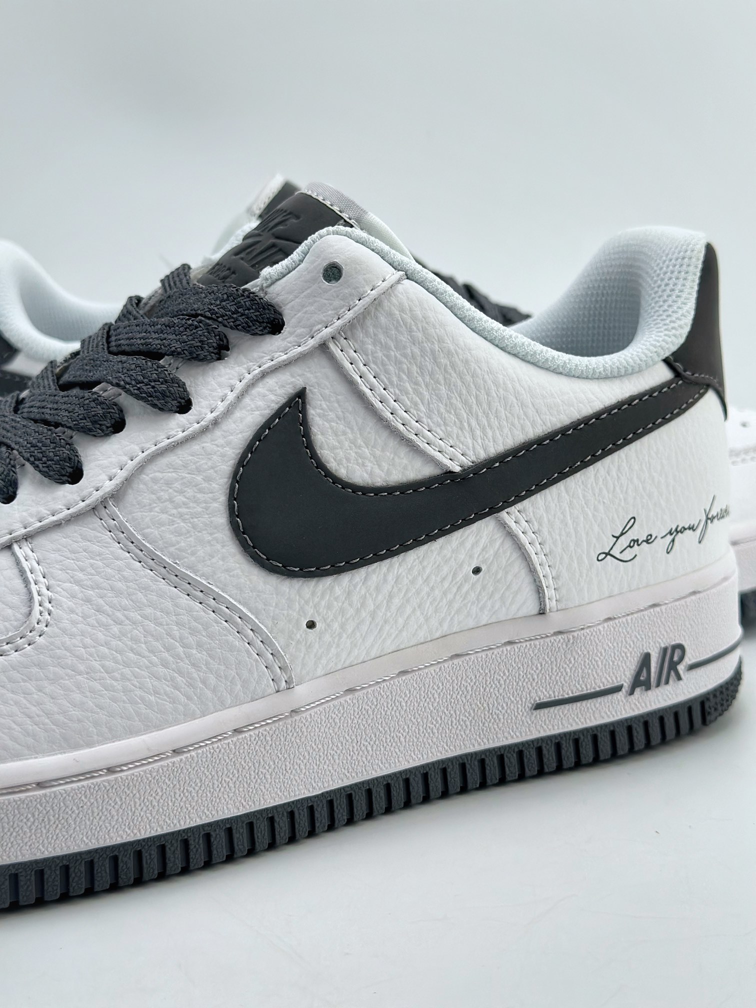 240 Nike Air Force 1 Low 07 黑白签名 LO1718-063