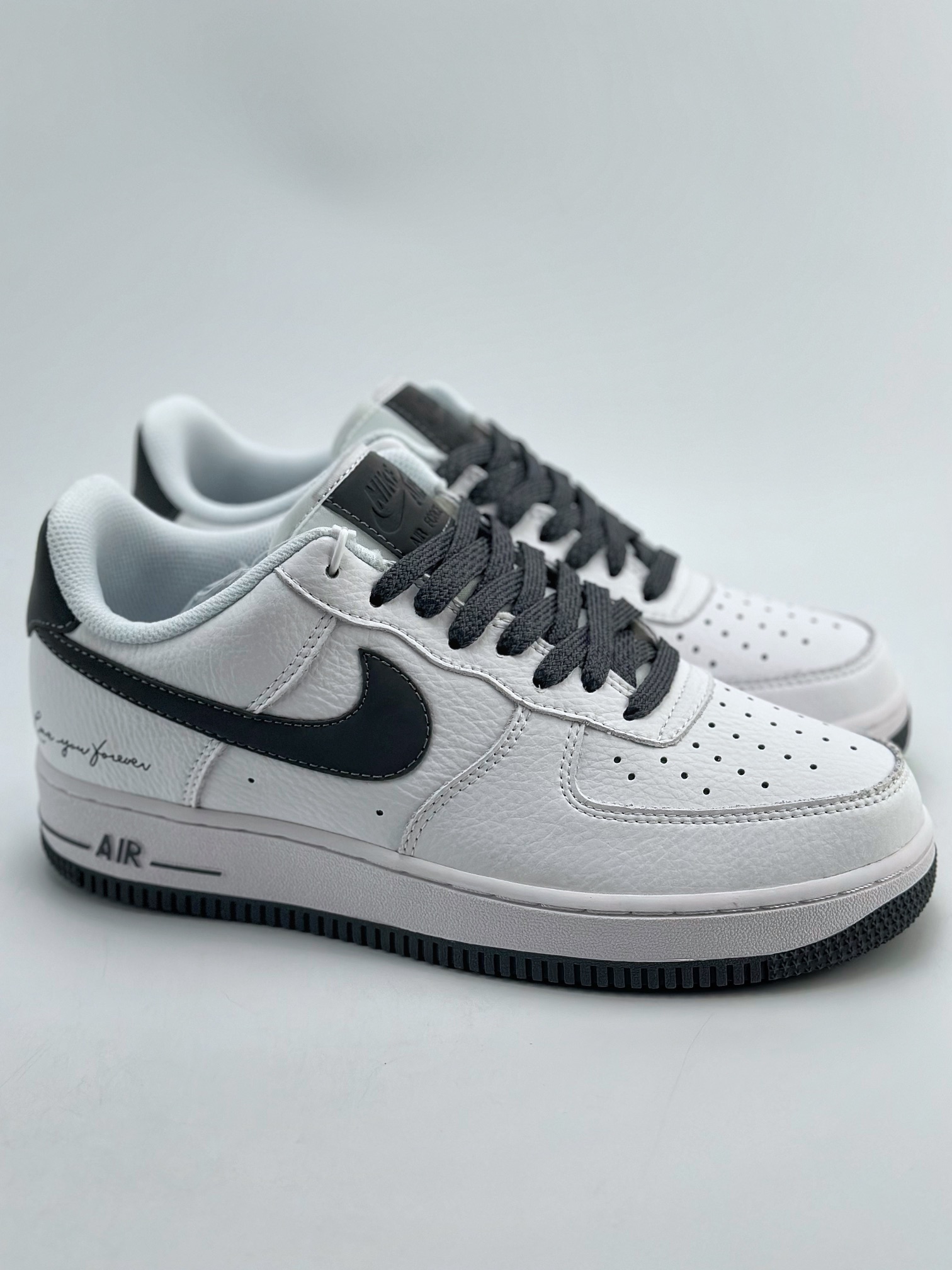 240 Nike Air Force 1 Low 07 黑白签名 LO1718-063