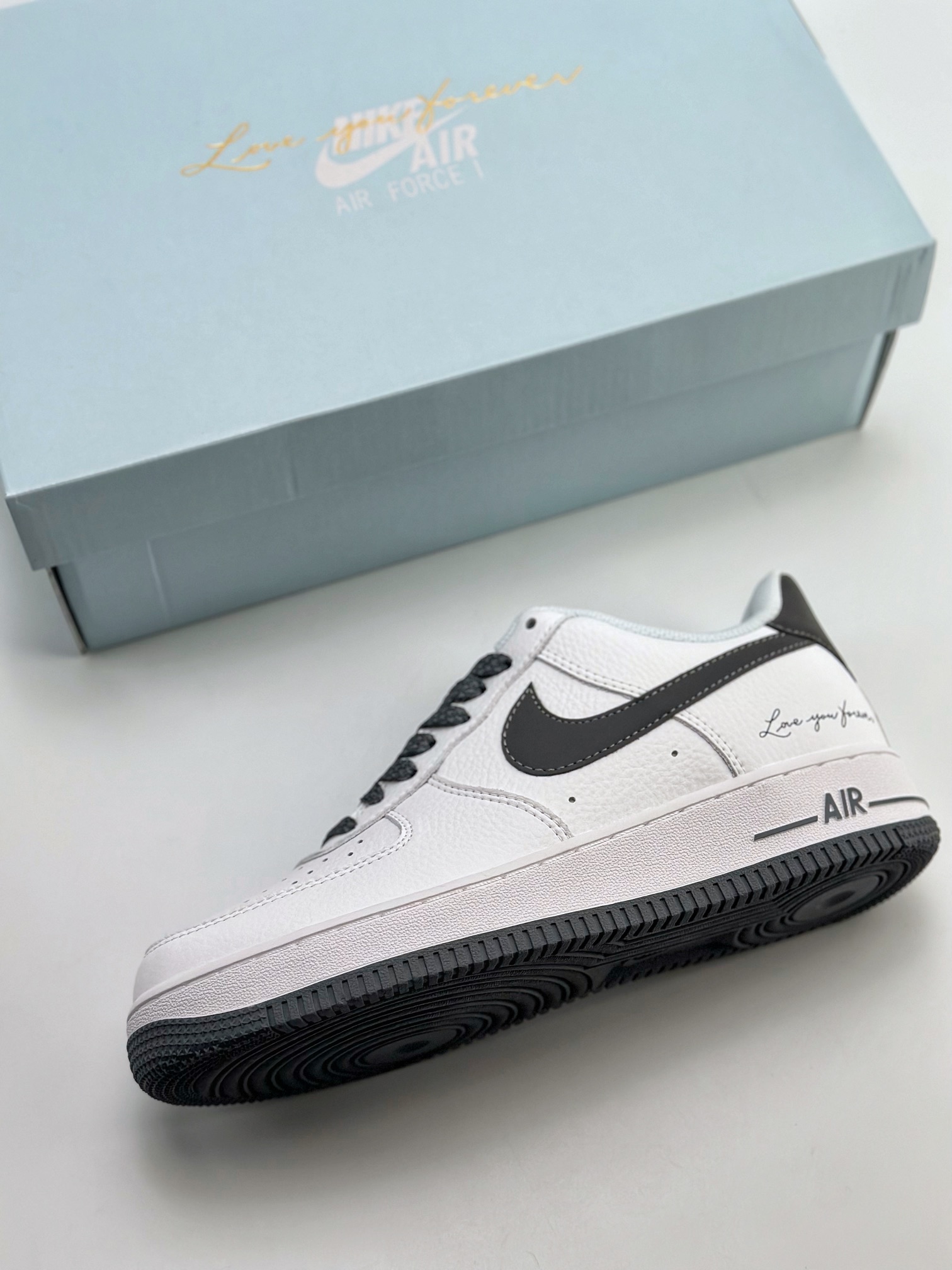 240 Nike Air Force 1 Low 07 黑白签名 LO1718-063