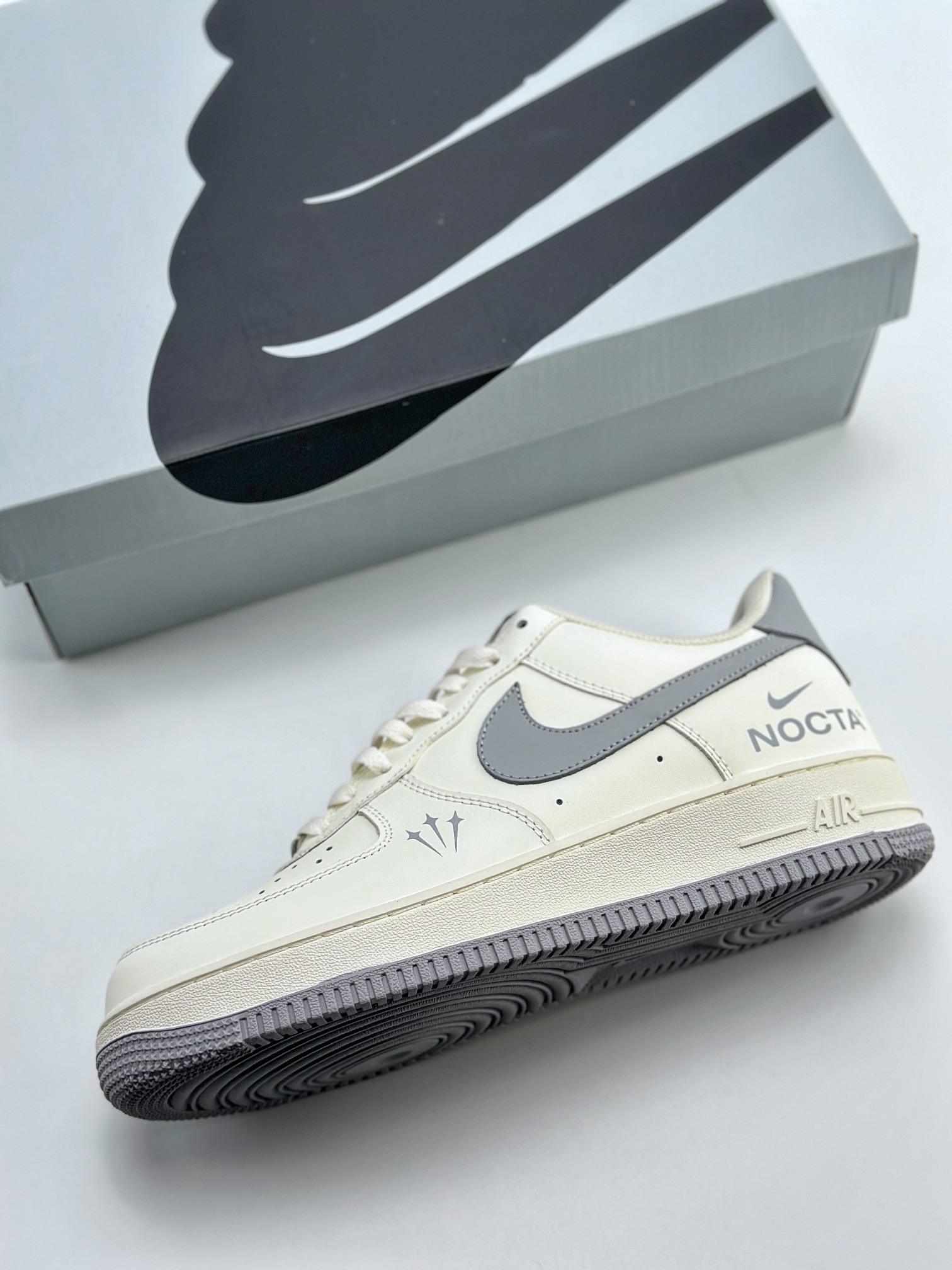 200 Nike Air Force 1 Low 07 x Nocta ”Certified Lover boy” 白银 BS9055-706