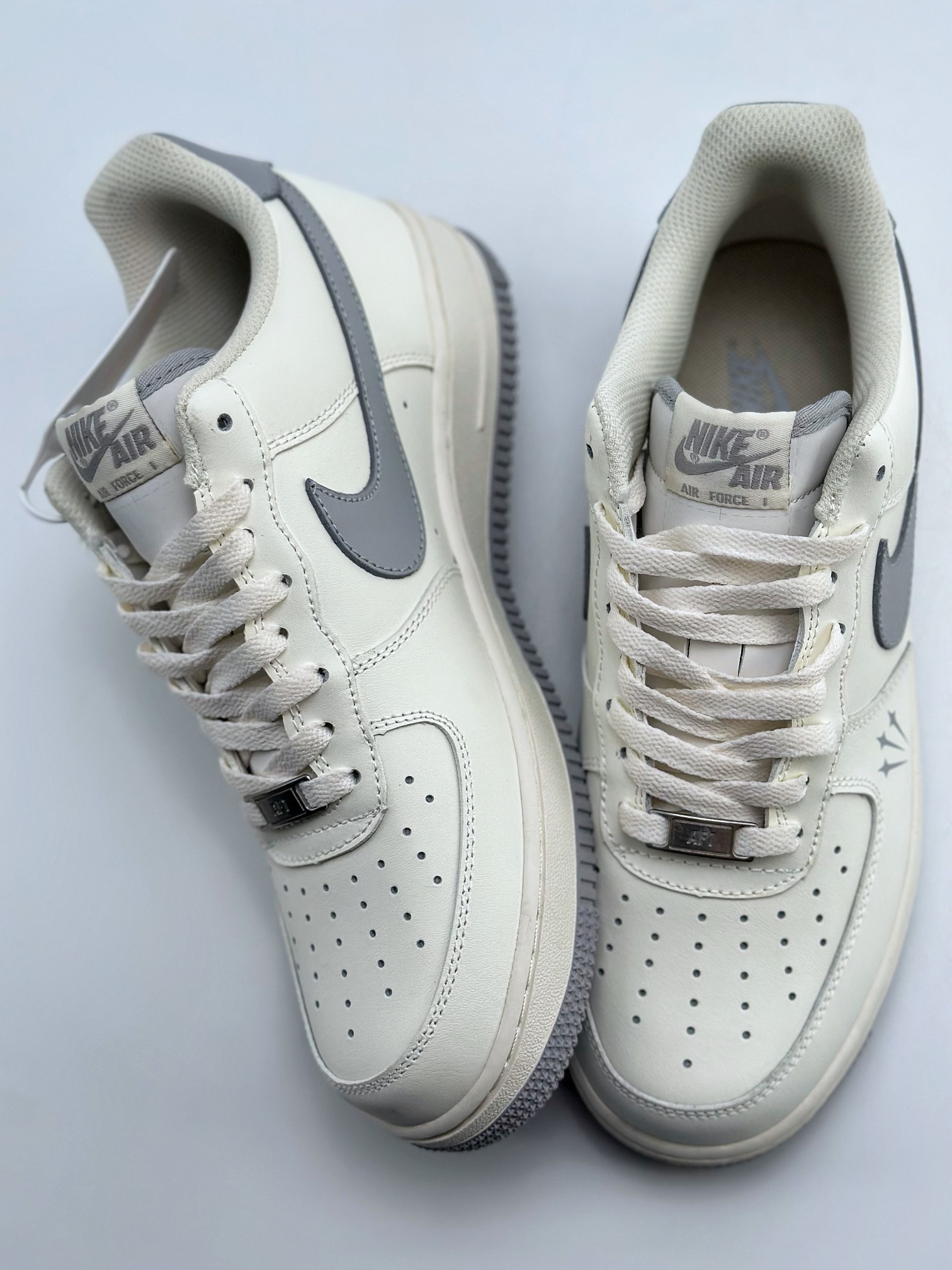 200 Nike Air Force 1 Low 07 x Nocta ”Certified Lover boy” 白银 BS9055-706