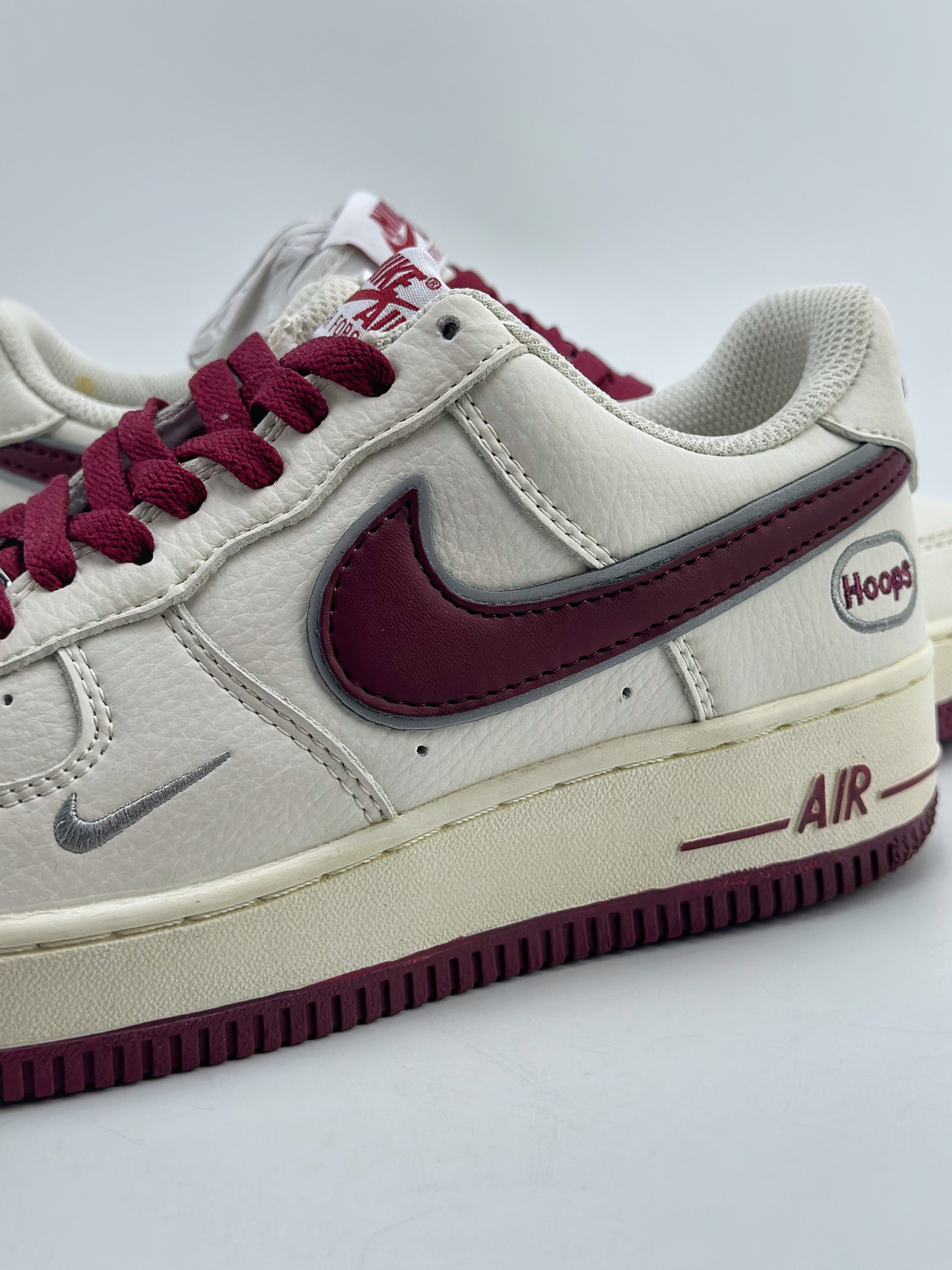 240 Nike Air Force 1 Low 07 x Hoops 白酒红 HP2369-009