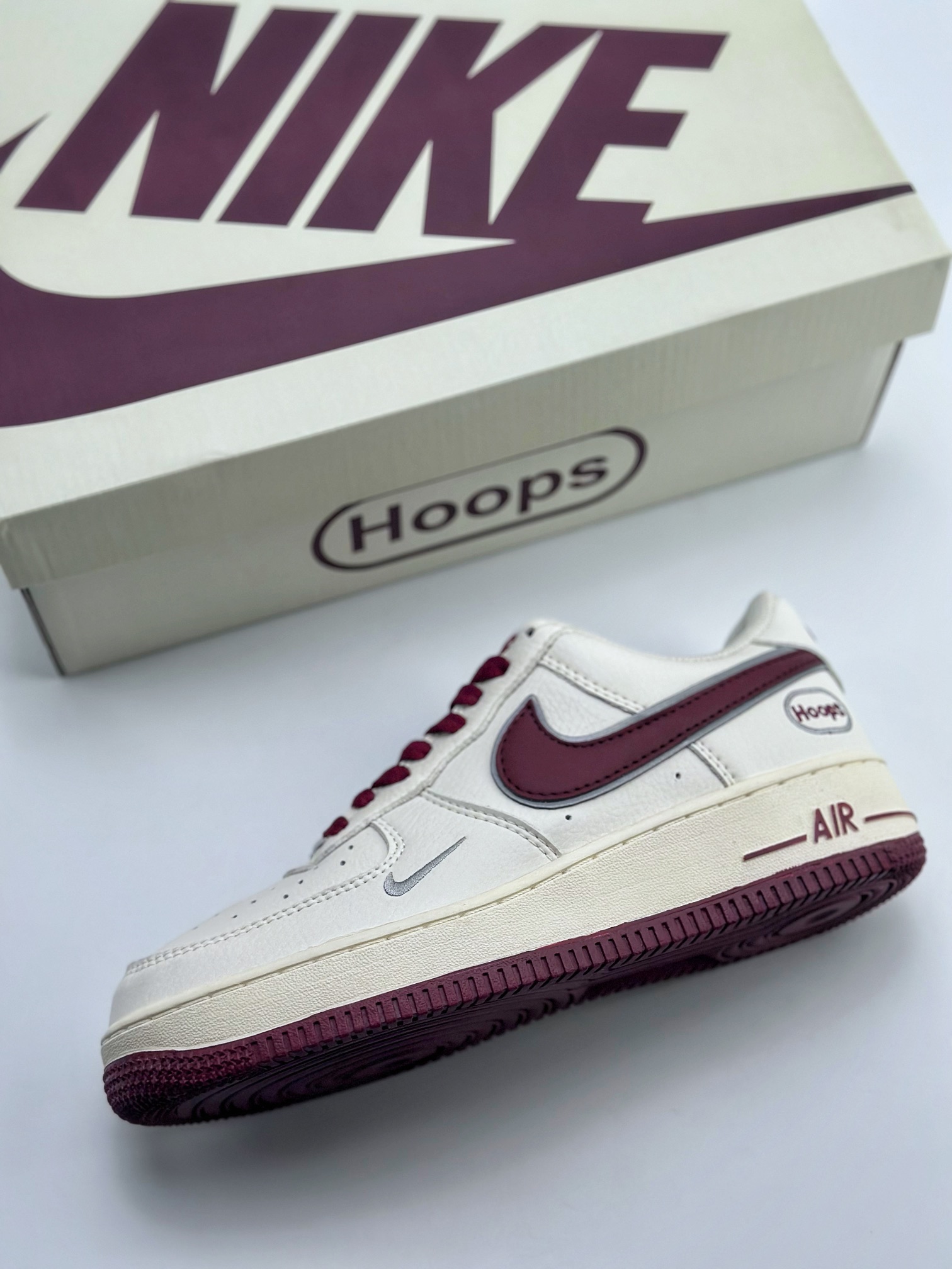 240 Nike Air Force 1 Low 07 x Hoops 白酒红 HP2369-009