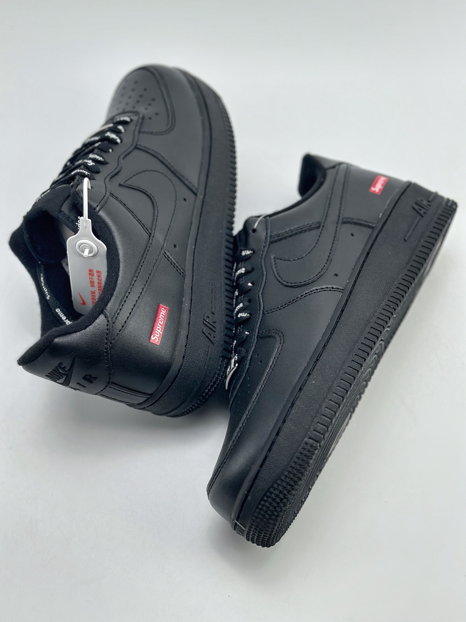 240 Nike Air Force 1 Low 07 Superme 纯黑红字 CU9225-001