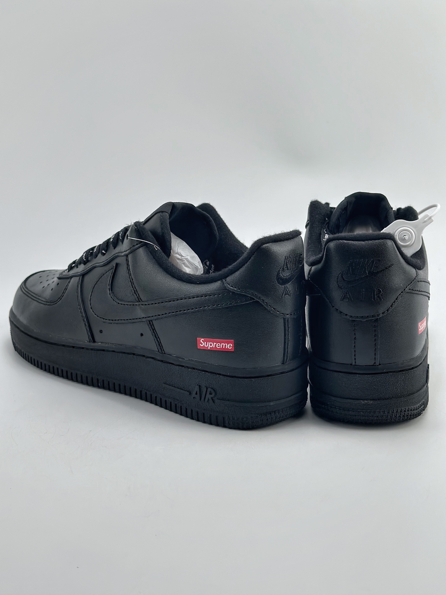 240 Nike Air Force 1 Low 07 Superme 纯黑红字 CU9225-001